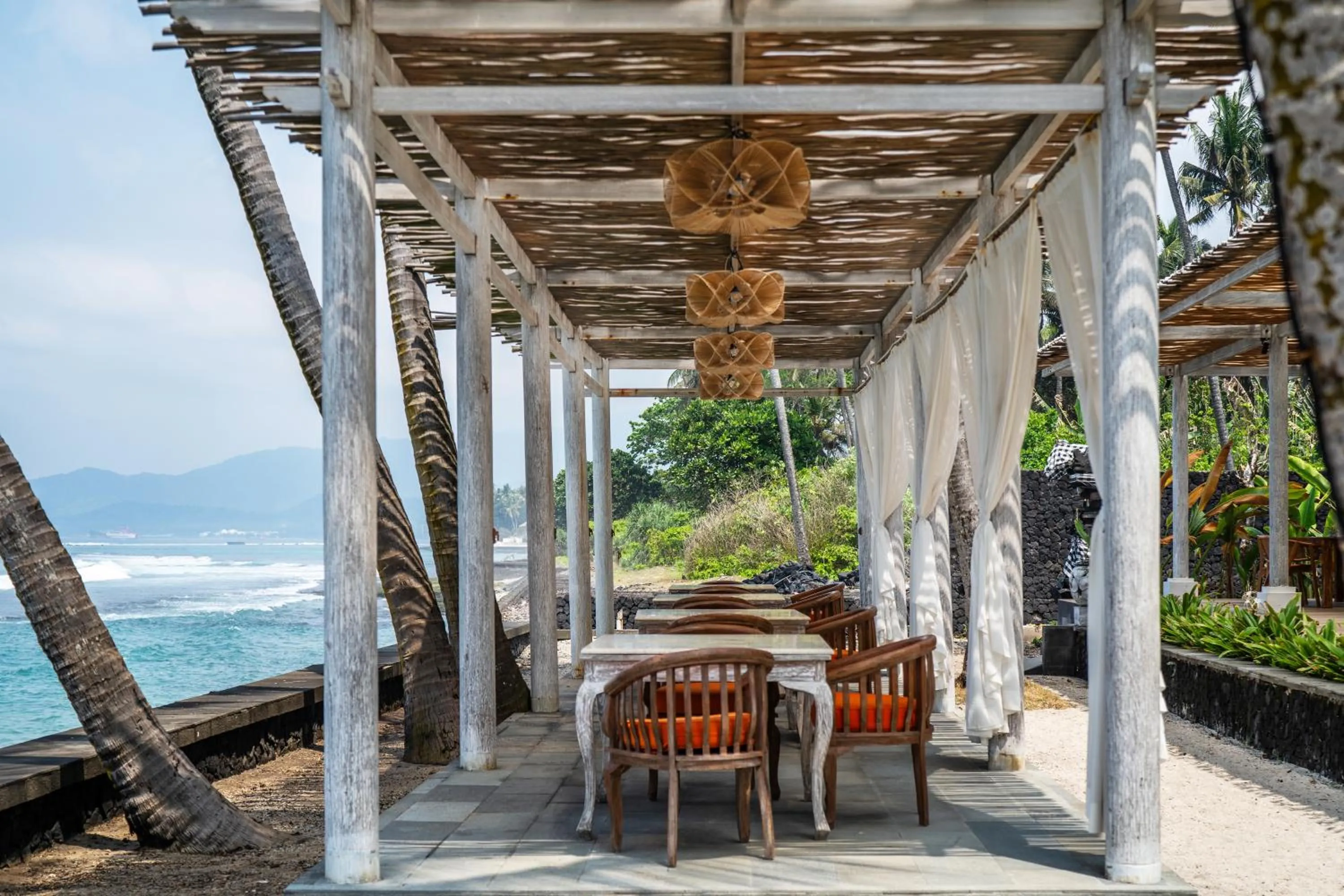 Restaurant/places to eat in Nirwana Beach & Resort