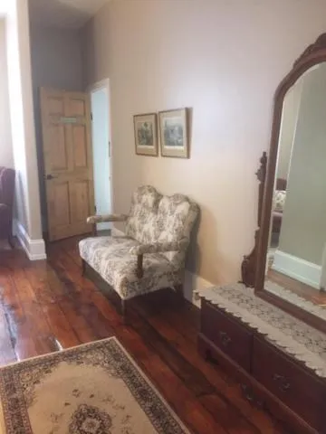 Sir Isaac Brock B&B Luxury Suites