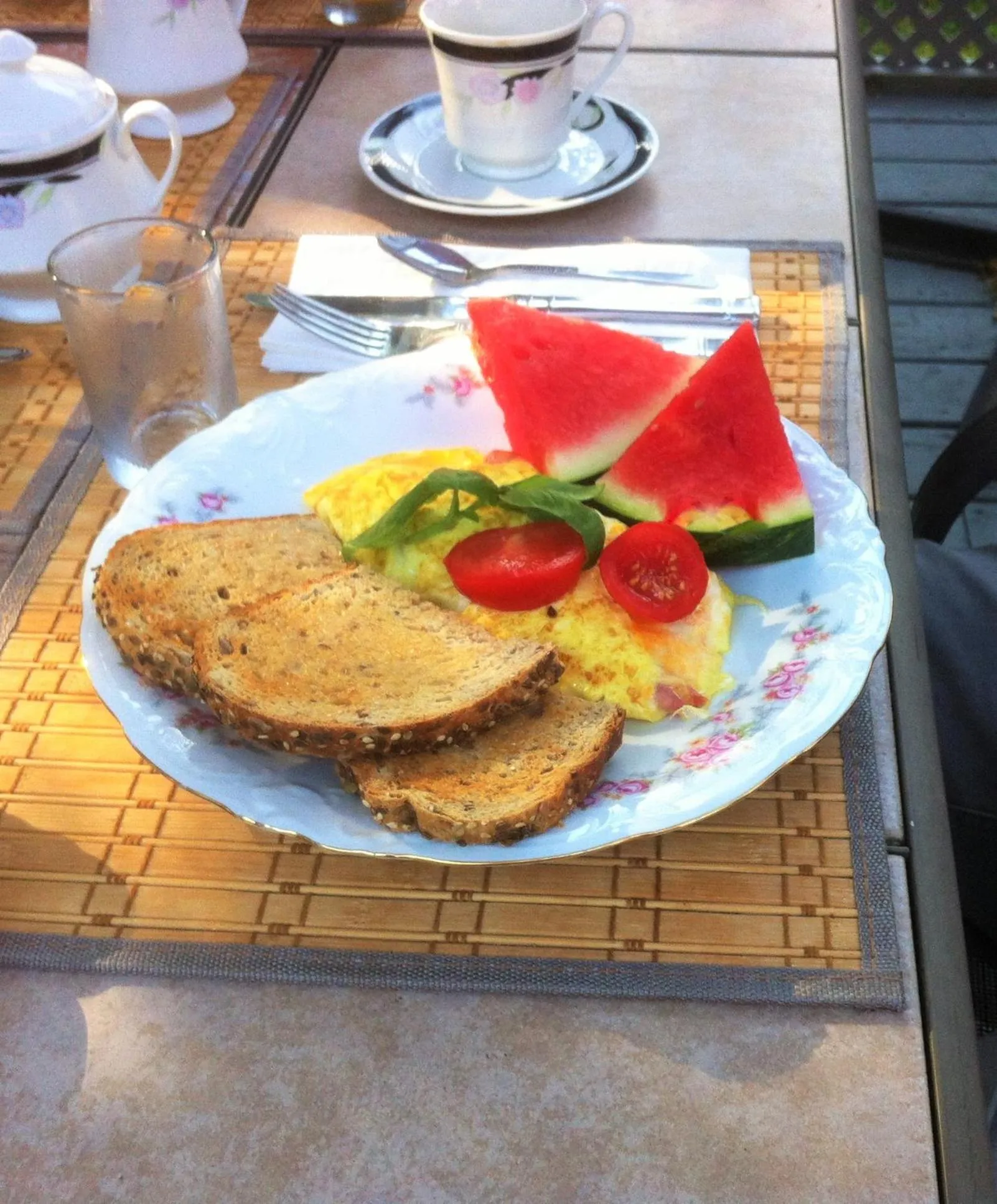 Breakfast in Sir Isaac Brock B&B Luxury Suites