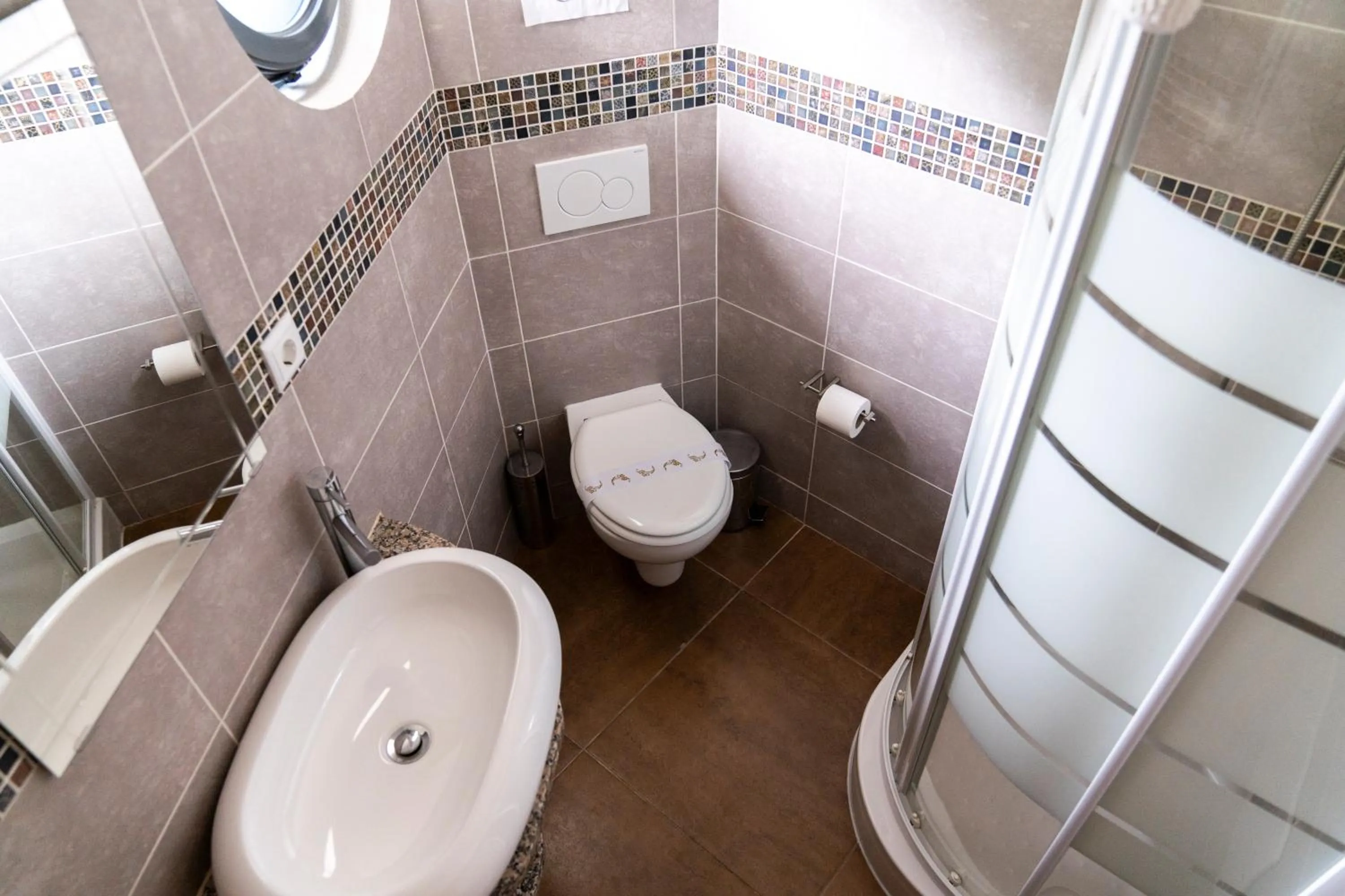 Shower in OceanOasis