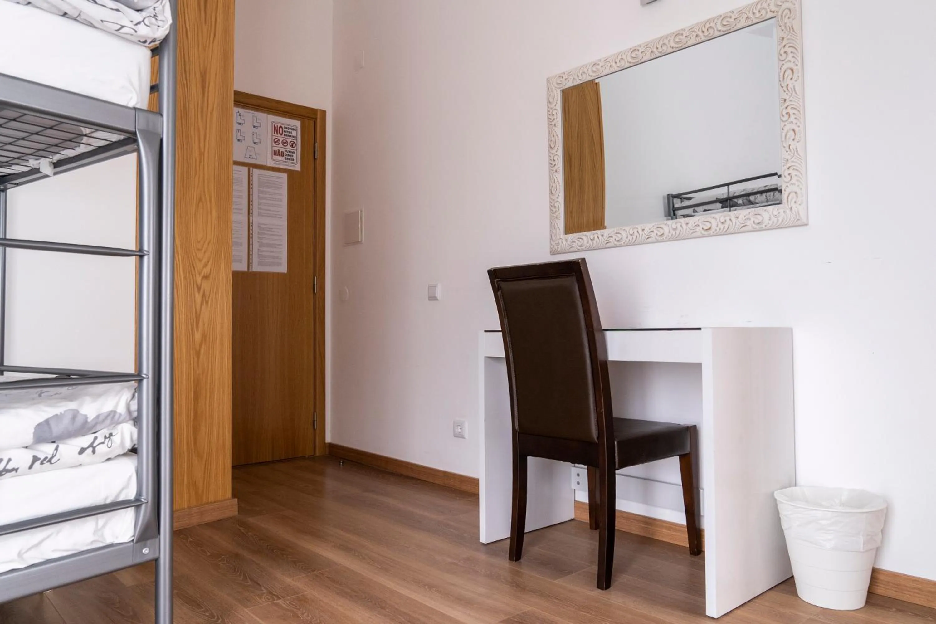 Bedroom, Bed in OceanOasis