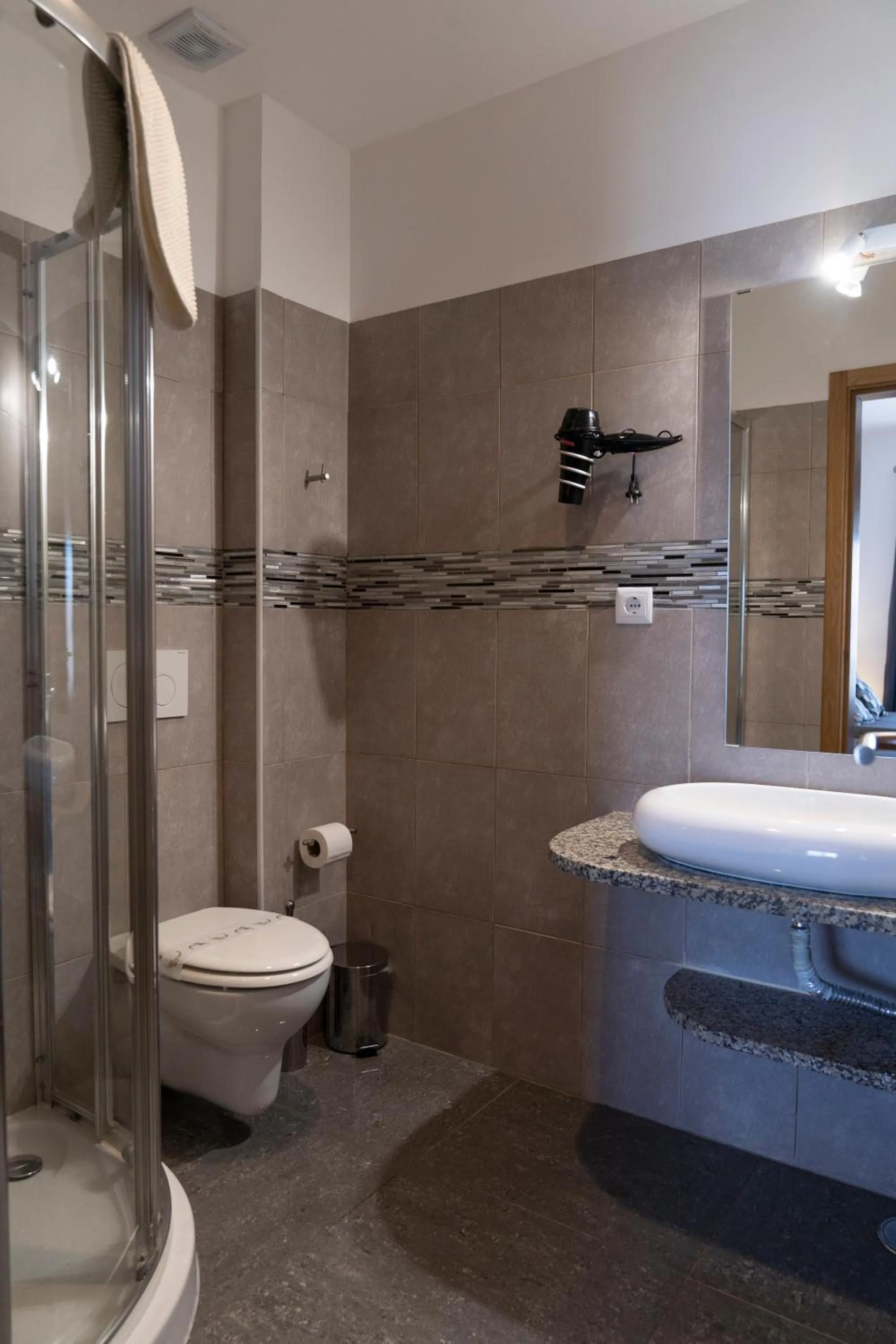 Shower in OceanOasis