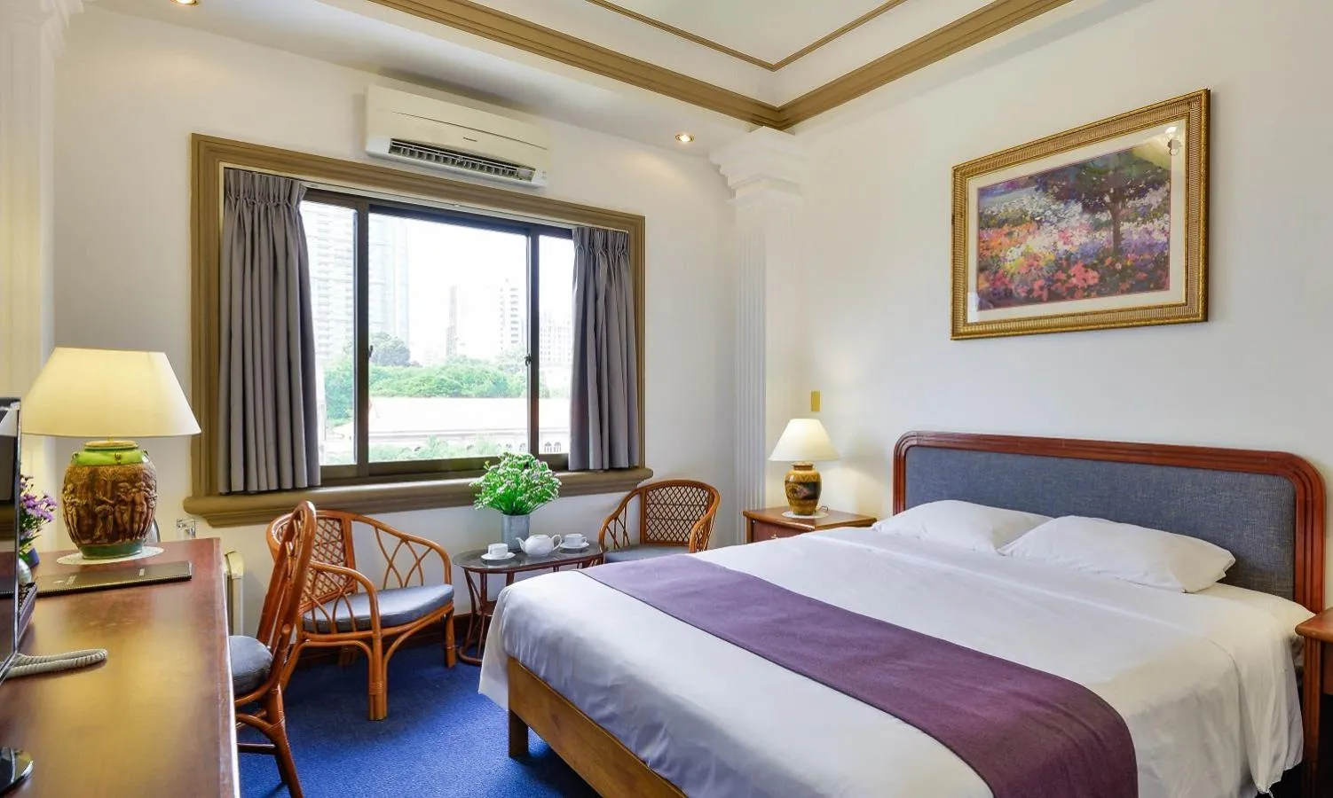 Photo of the whole room, Bed in The Spring Hotel