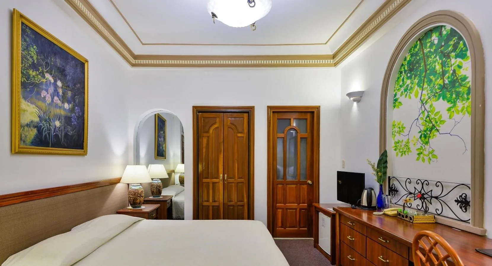 Decorative detail, Bed in The Spring Hotel