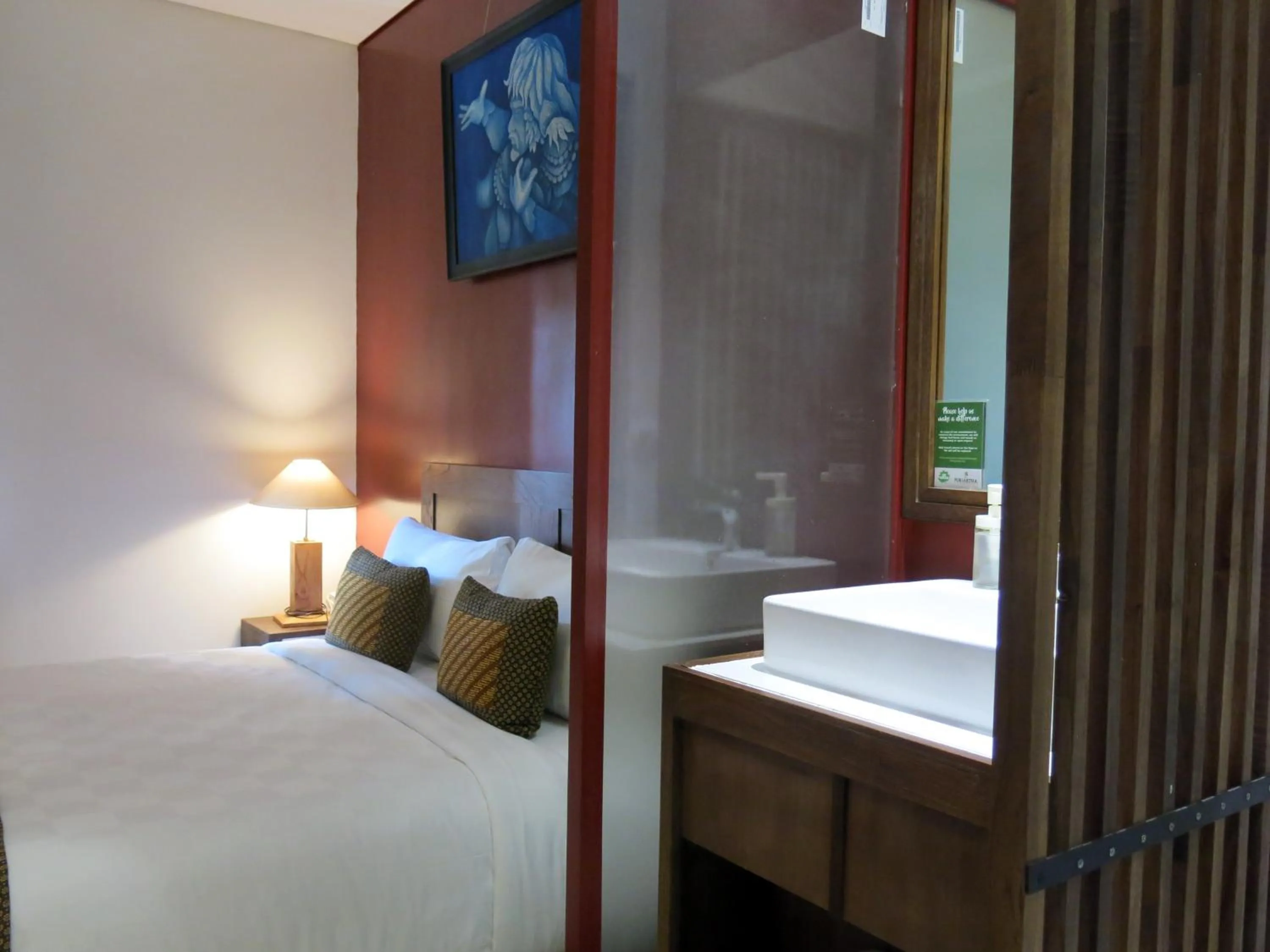 Bathroom, Bed in Hotel Puriartha Ubud