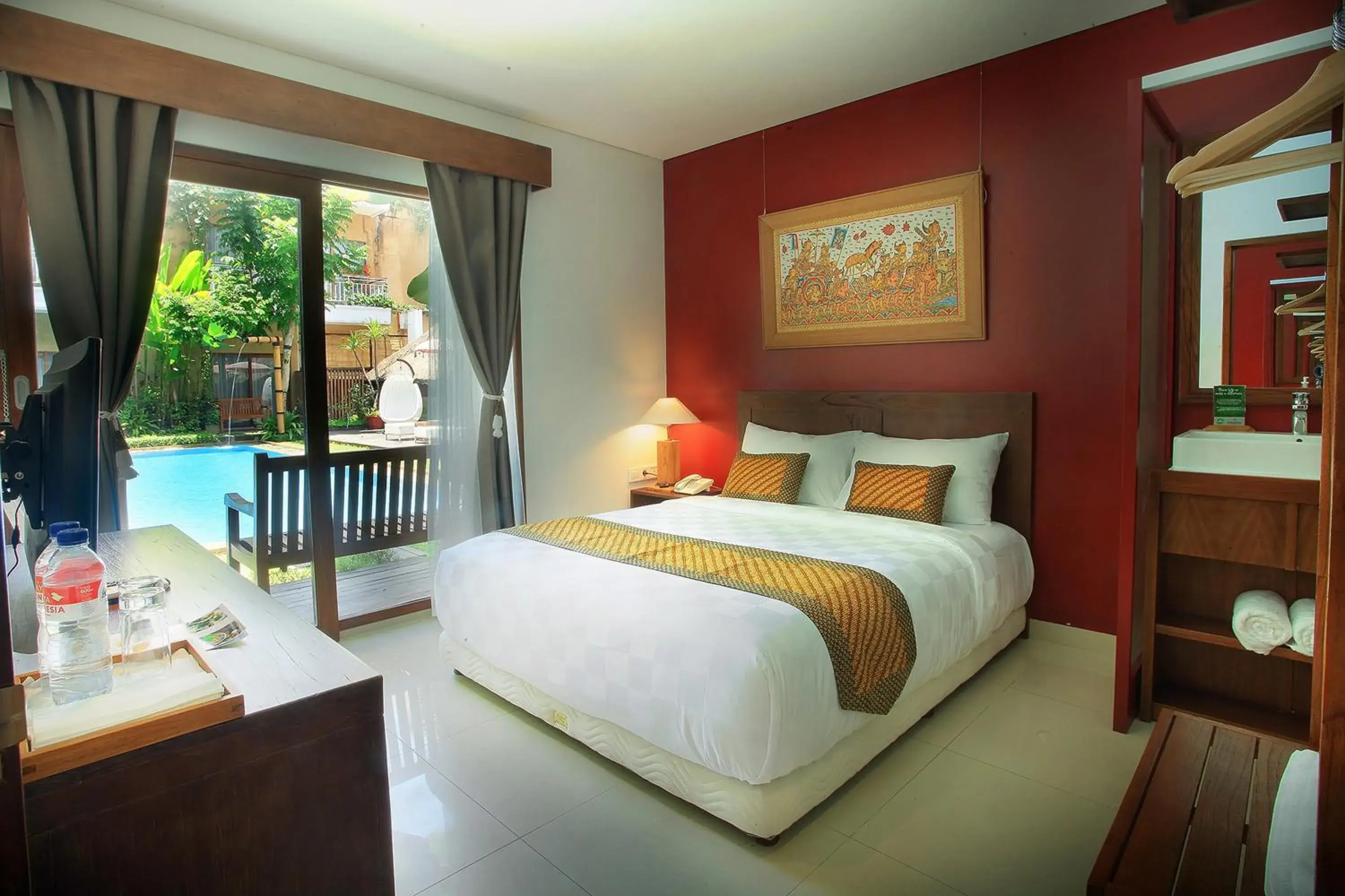 Deluxe Double View Room with Balcony or Pool Access in Hotel Puriartha Ubud Deluxe Double View Room with Balcony or Pool Access in Hotel Puriartha Ubud