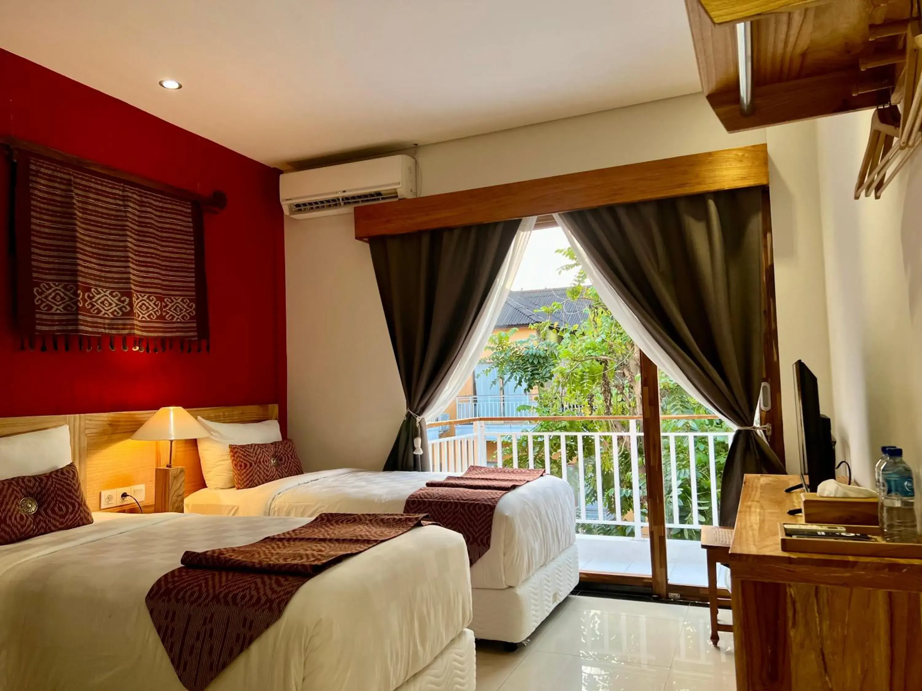 Twin Room with Pool View in Hotel Puriartha Ubud Twin Room with Pool View in Hotel Puriartha Ubud