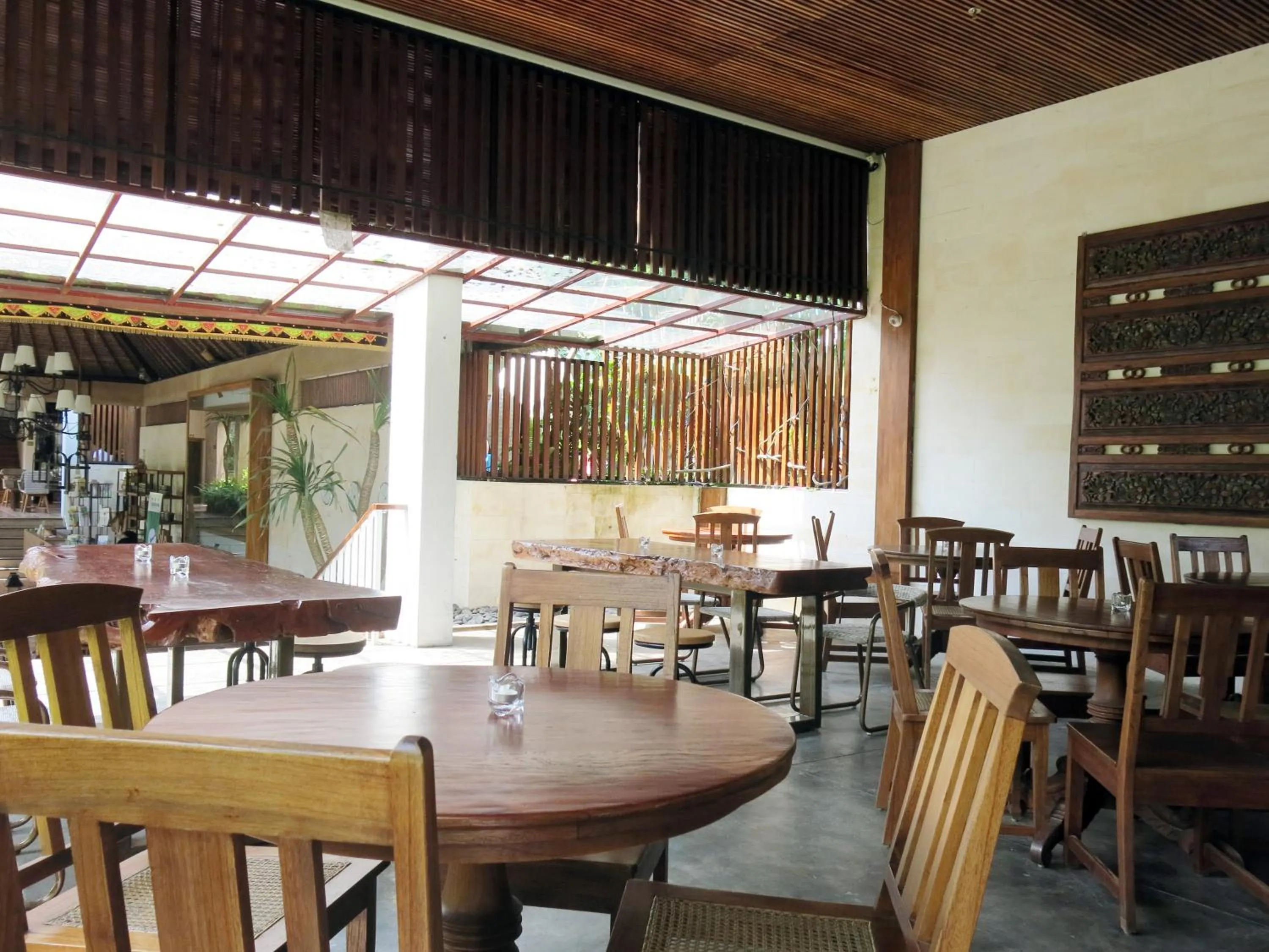 Restaurant/places to eat in Hotel Puriartha Ubud