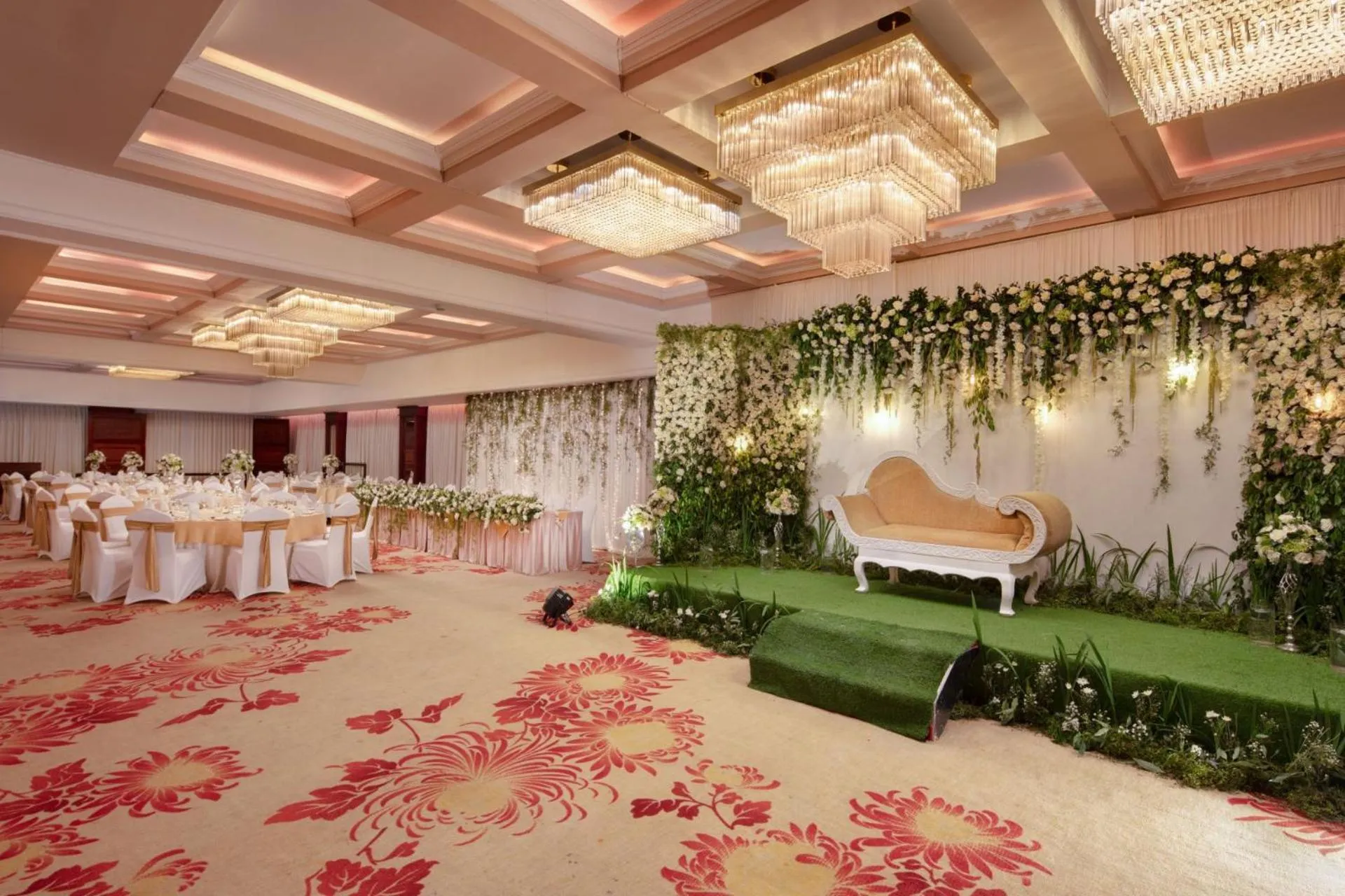 Banquet/Function facilities in Earl's Regency Hotel