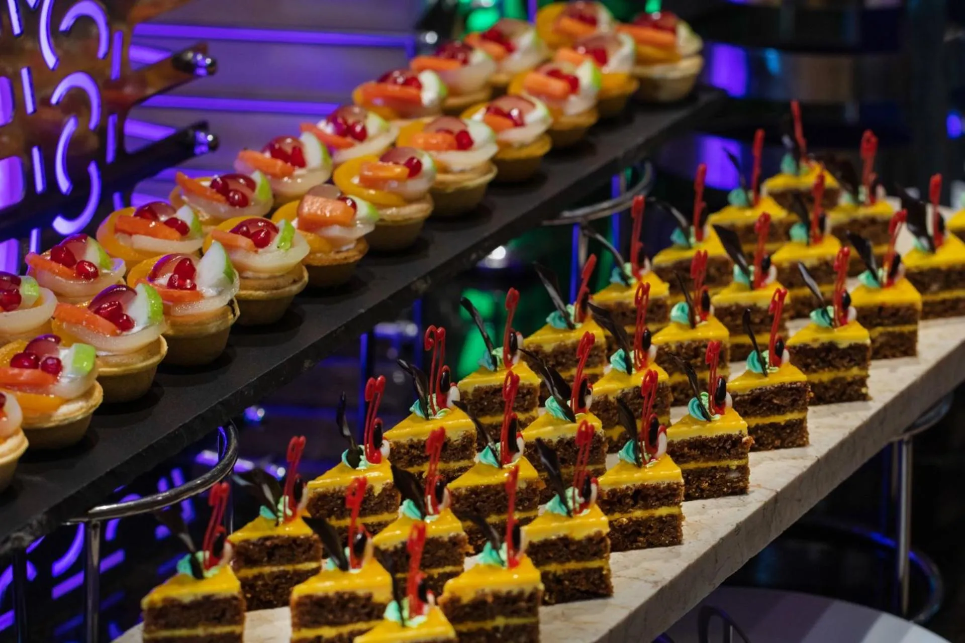 Food and drinks in Earl's Regency Hotel