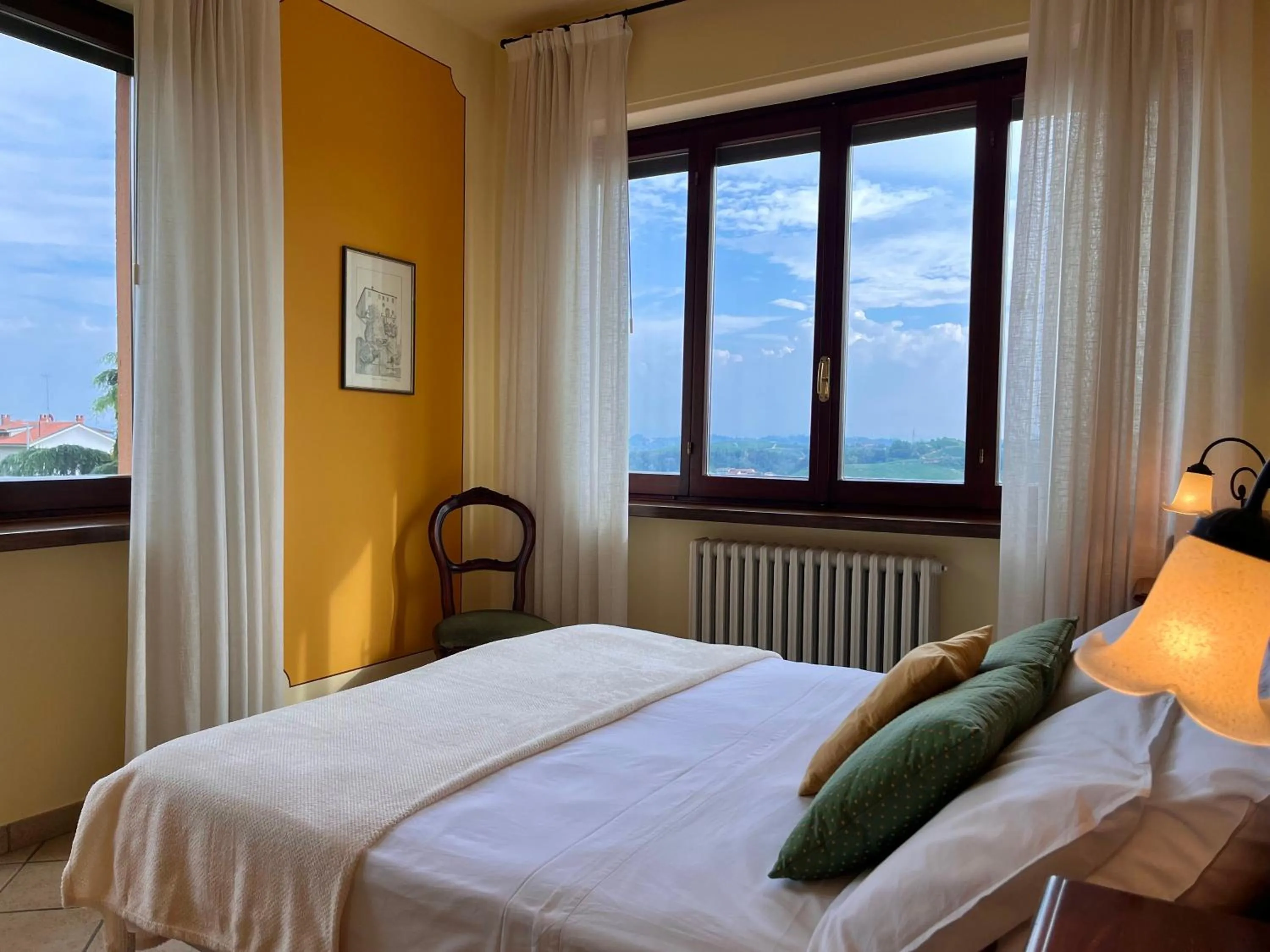 Photo of the whole room, Bed in Belvedere Bike Hotel