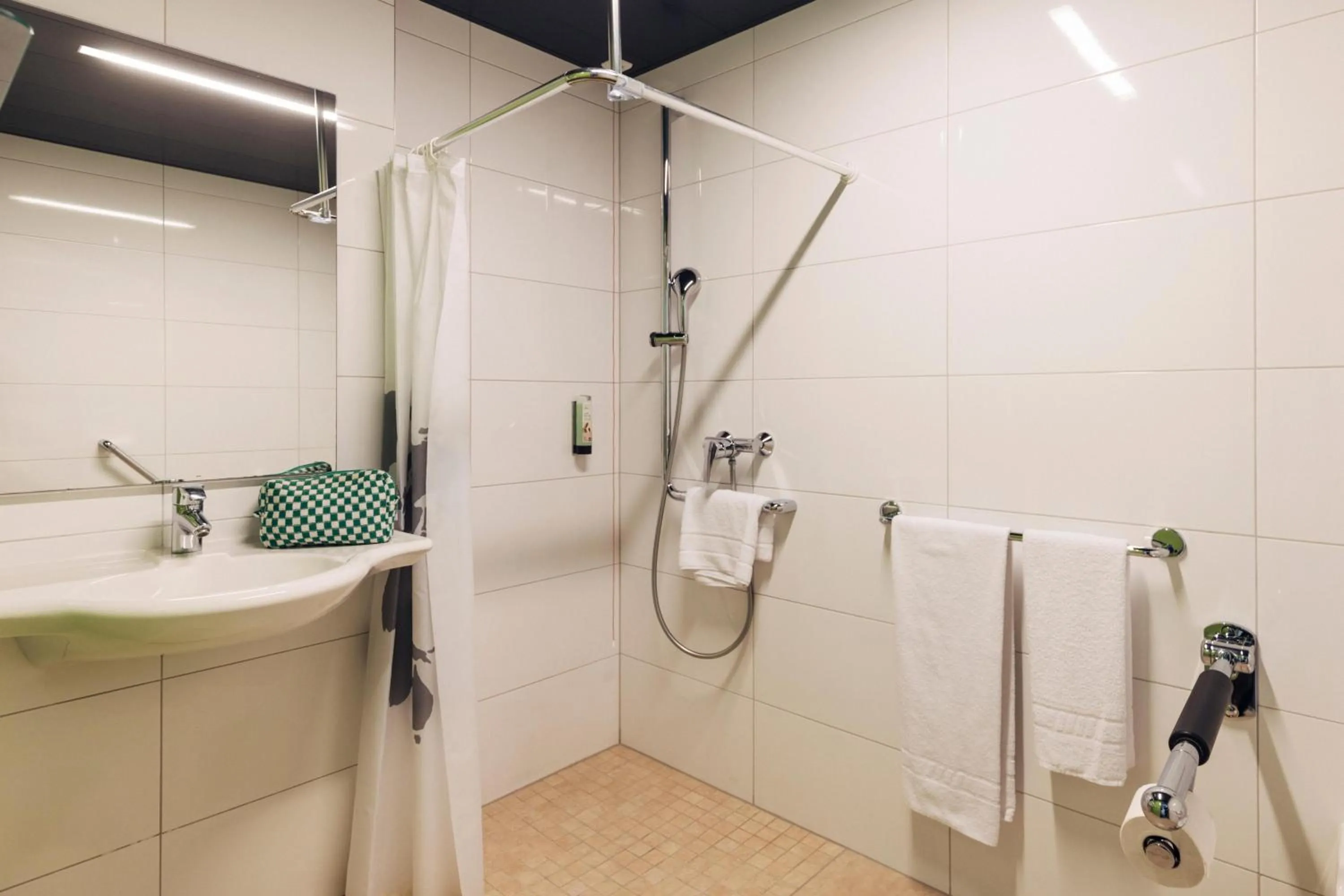 Bathroom in harry's home Dornbirn hotel & apartments