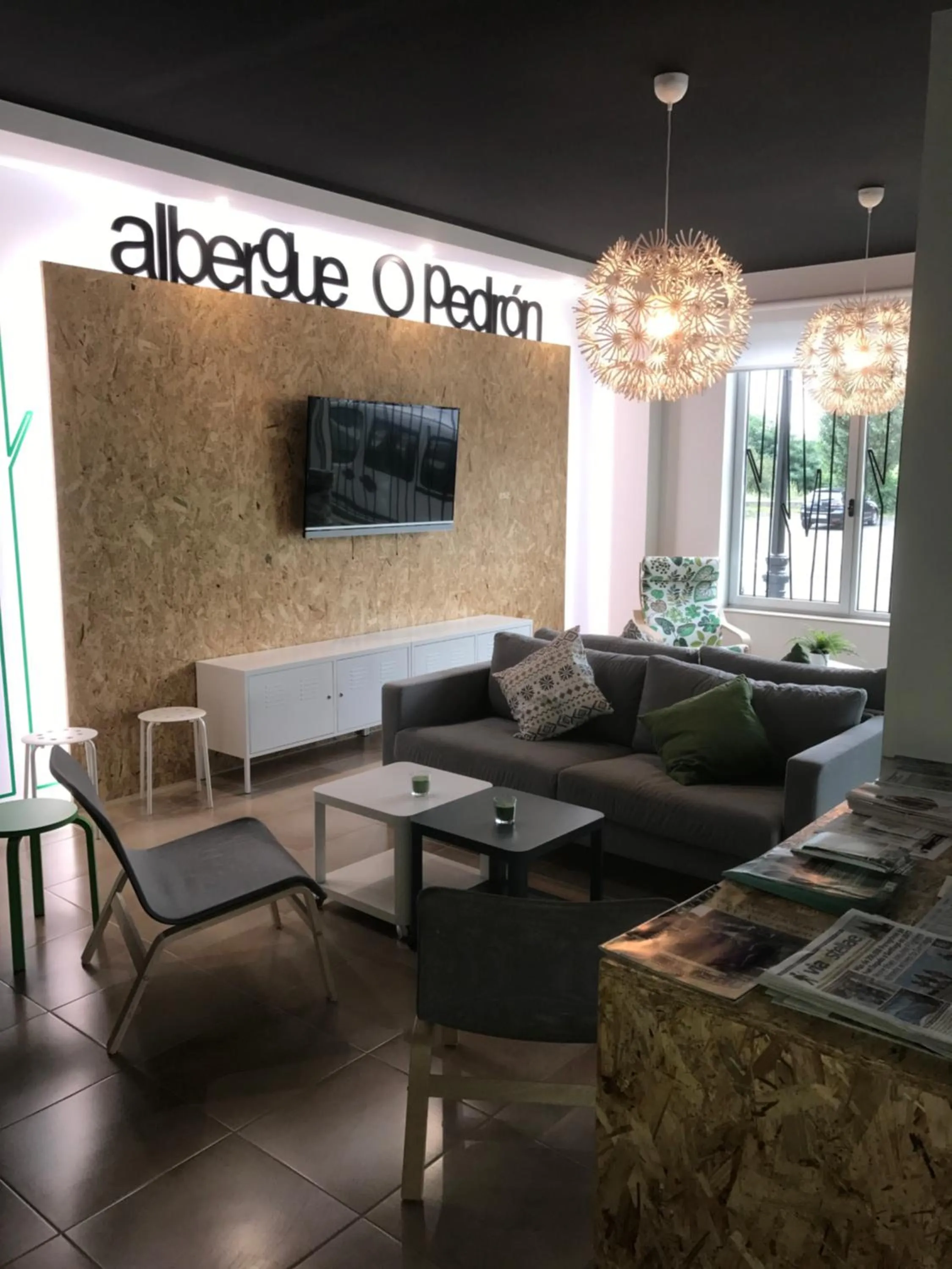 Albergue O Pedrón Hostel & Rooms