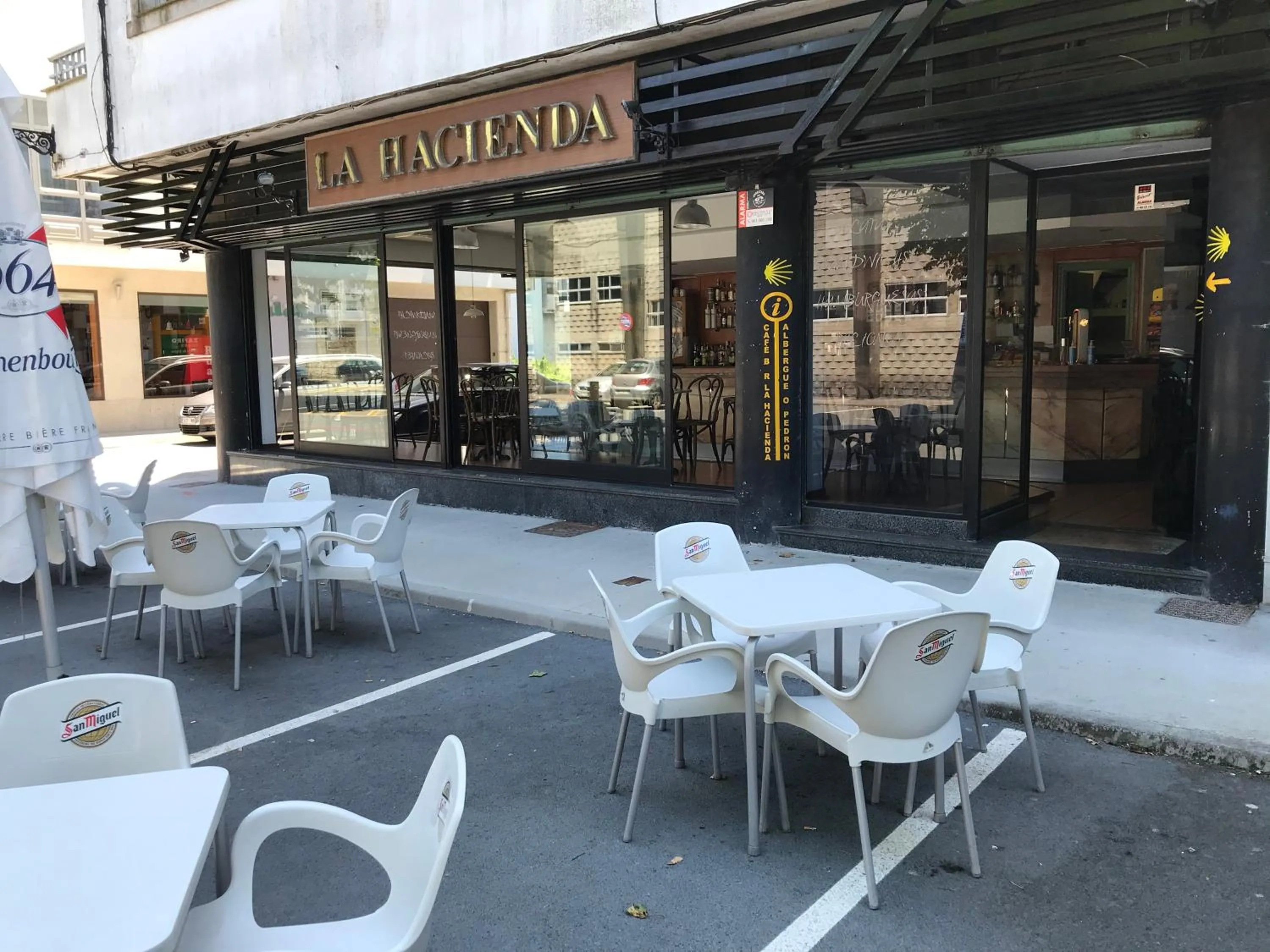 Albergue O Pedrón Hostel & Rooms