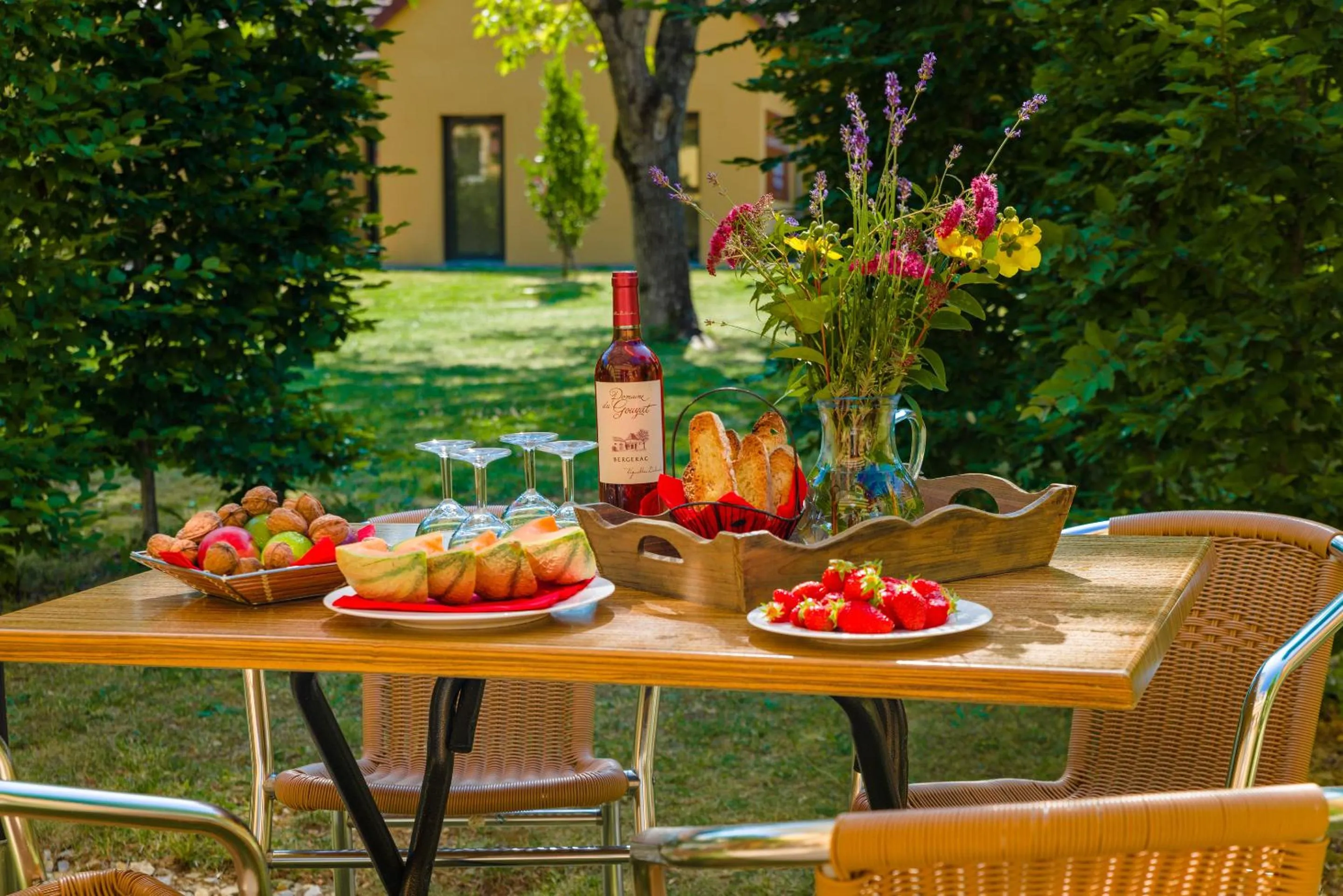 Garden in Lagrange Vacances Les Bastides de Lascaux