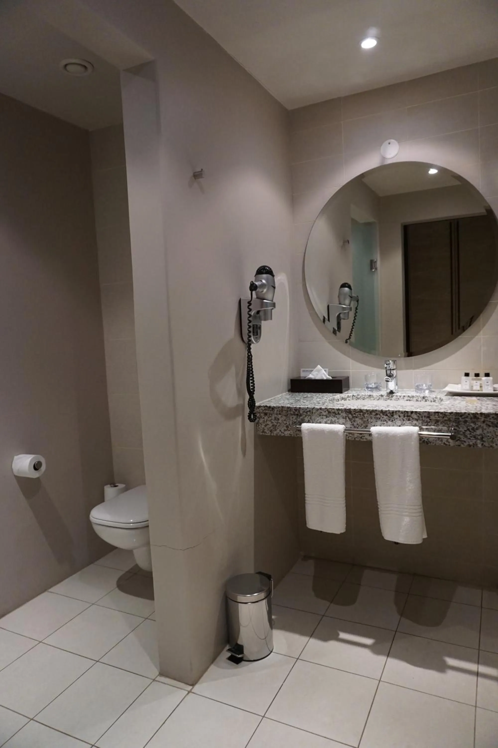 Bathroom in Chapmans Peak Beach Hotel