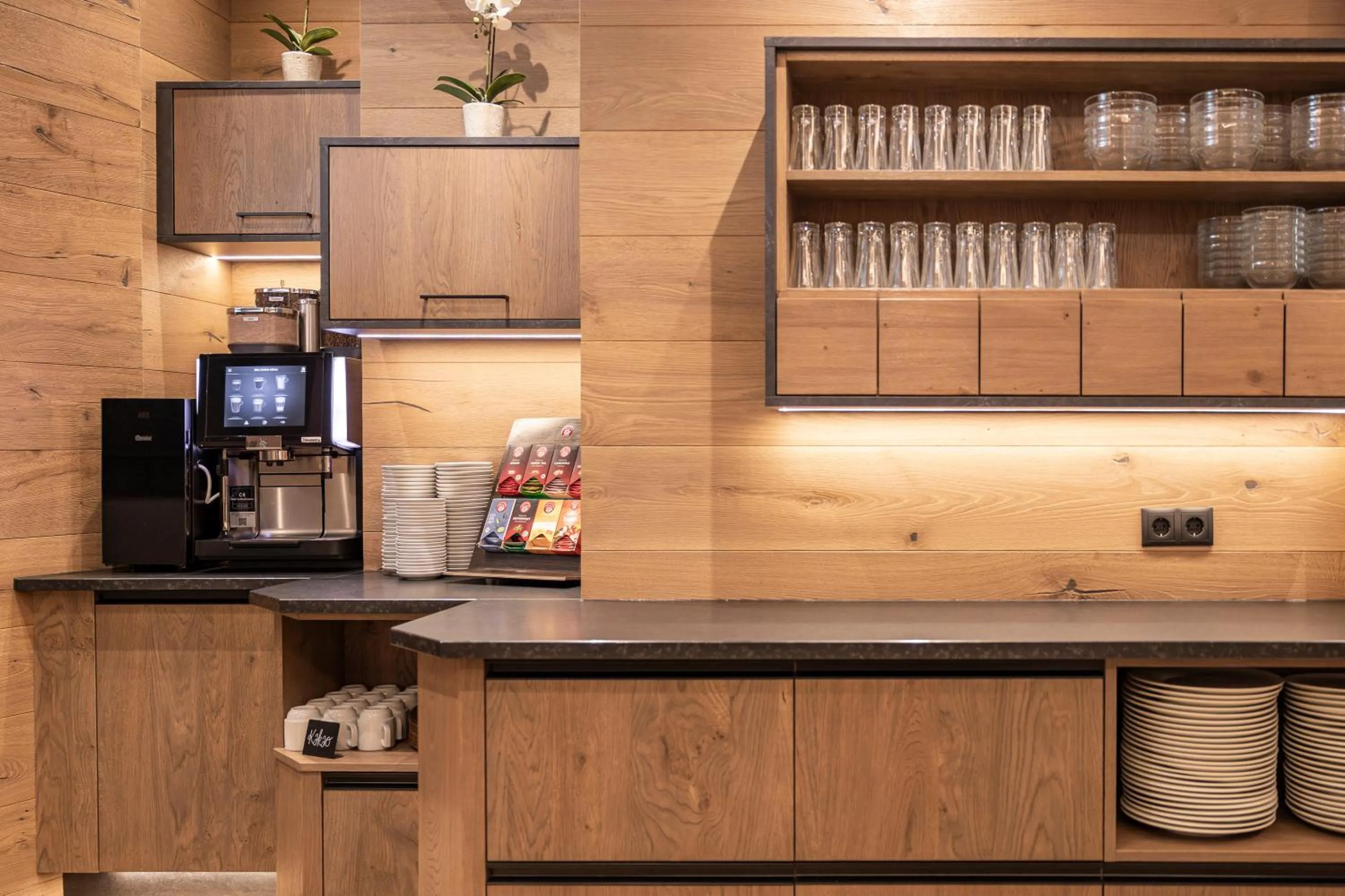 Buffet breakfast in Hotel Victoria