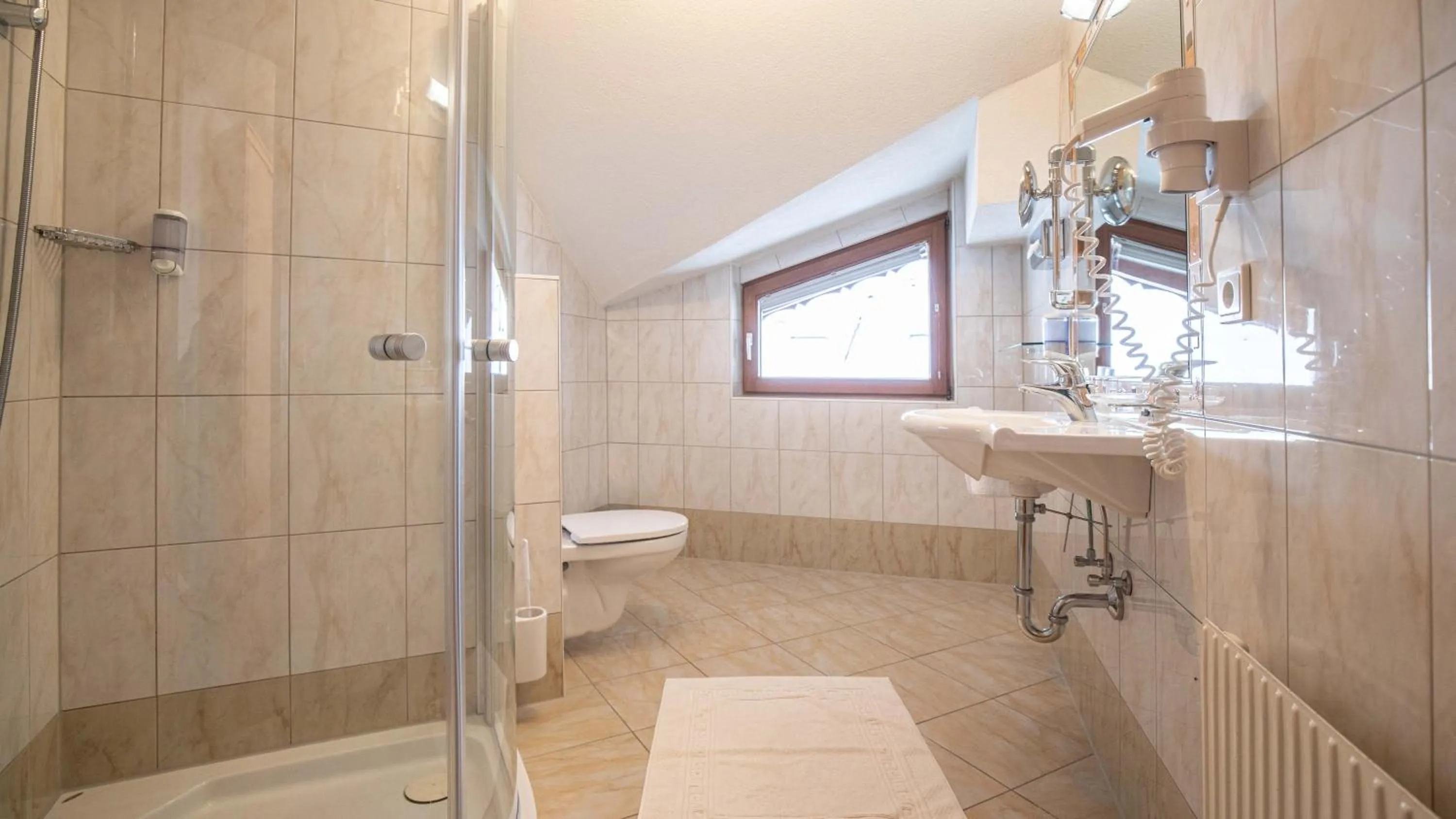 Bathroom in Hotel Victoria