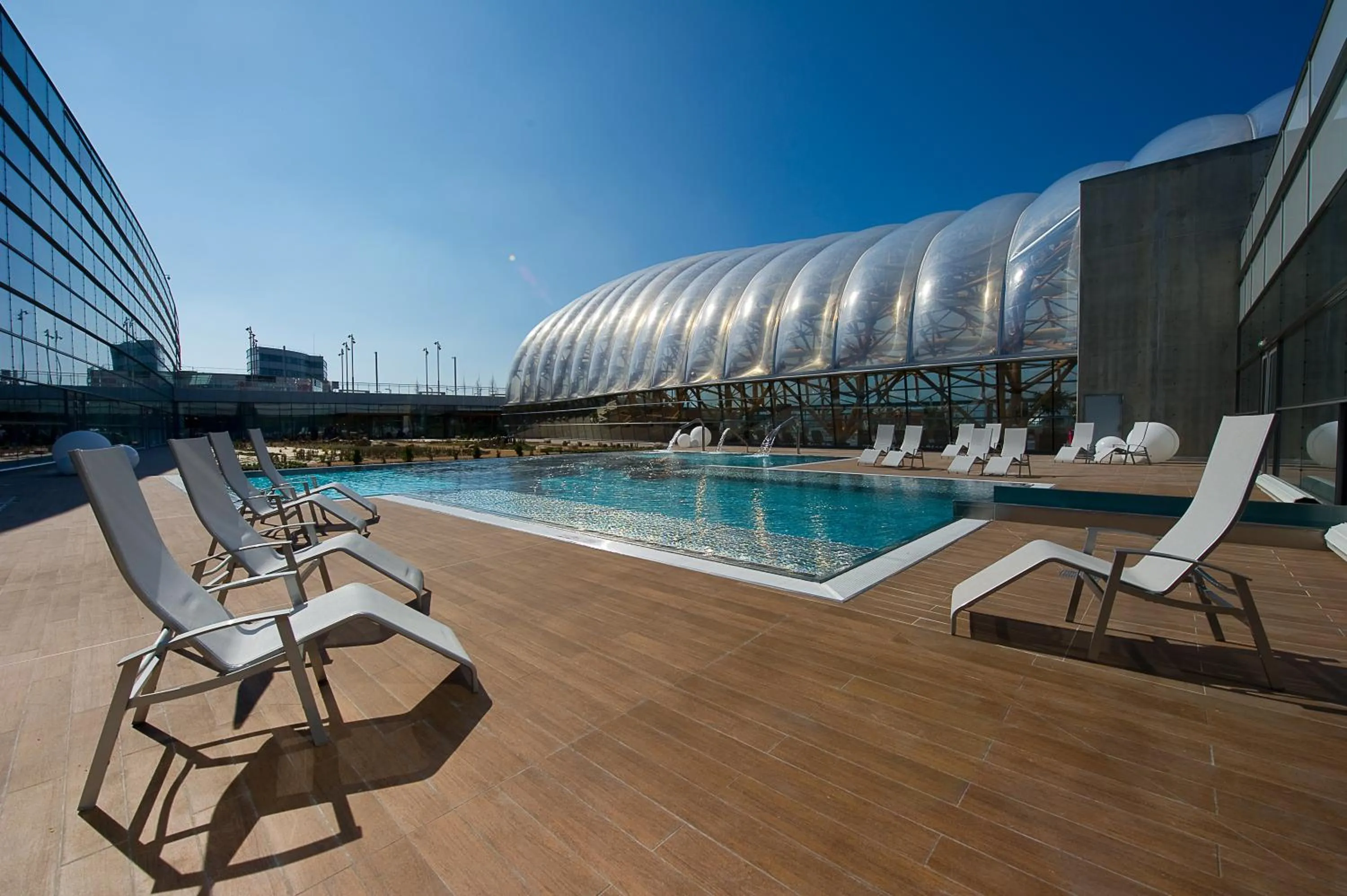 Swimming pool in ibis Styles Saint Julien en Genevois Vitam