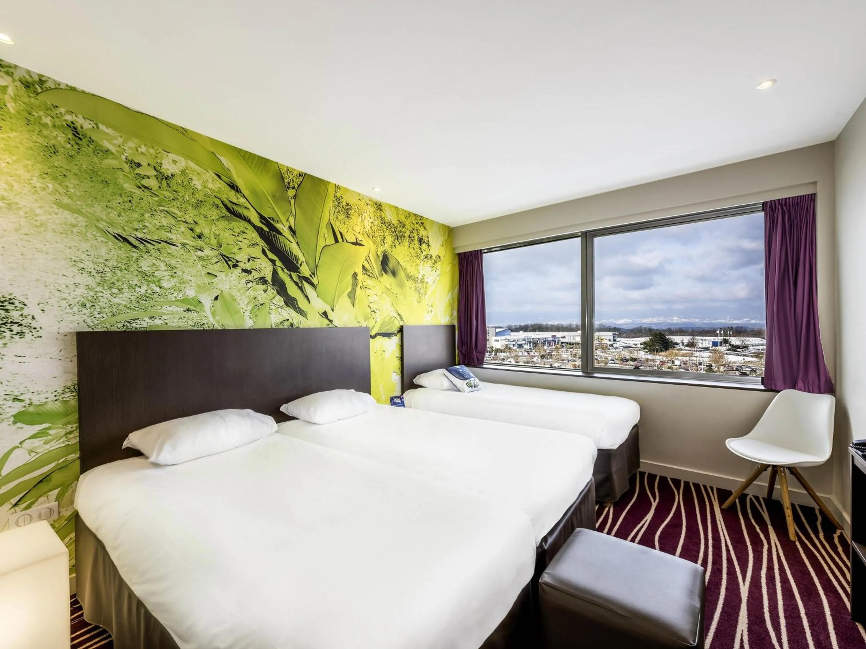 Bedroom, Bed in ibis Styles Saint Julien en Genevois Vitam