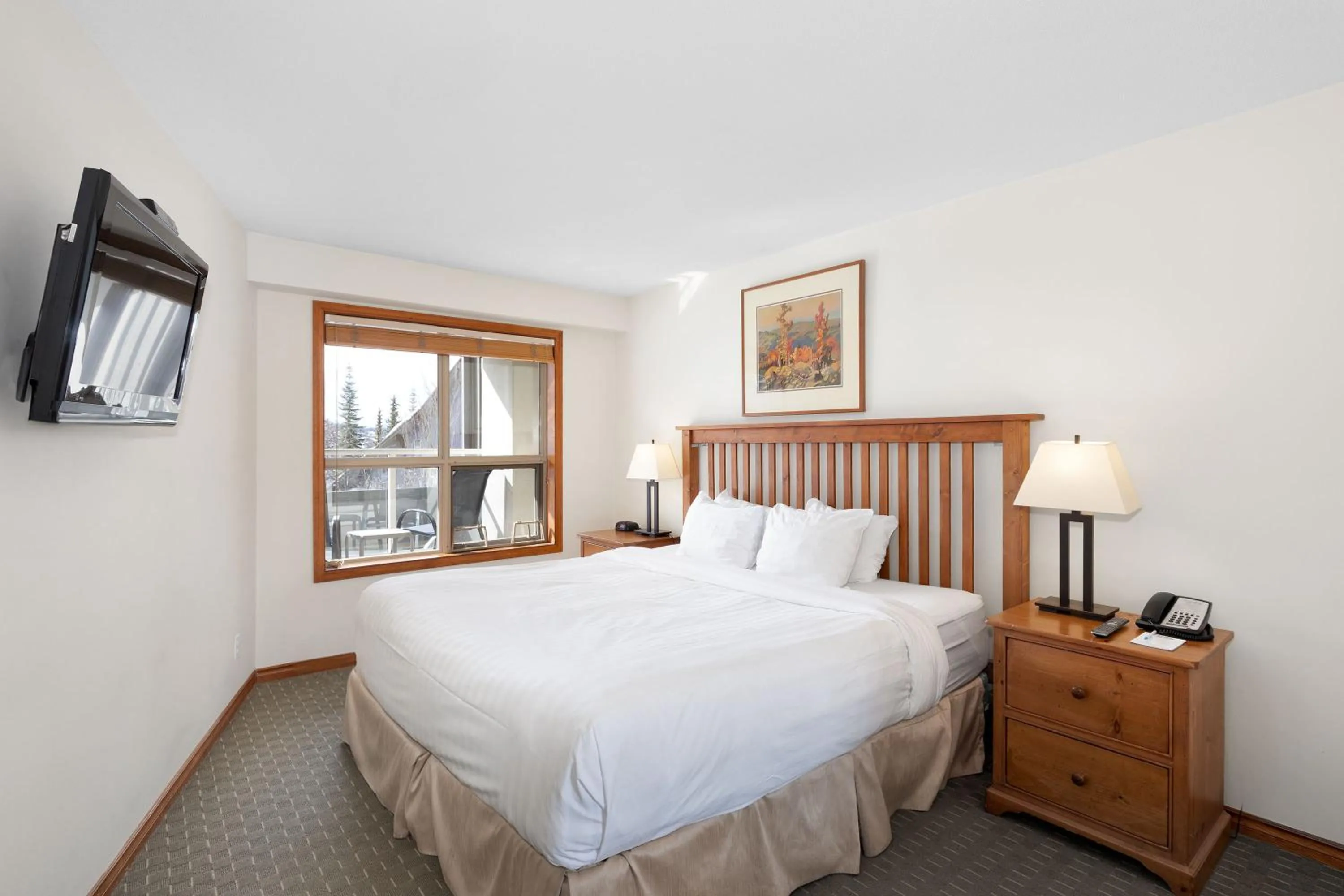 TV and multimedia, Bed in The Aspens by Whiski Jack