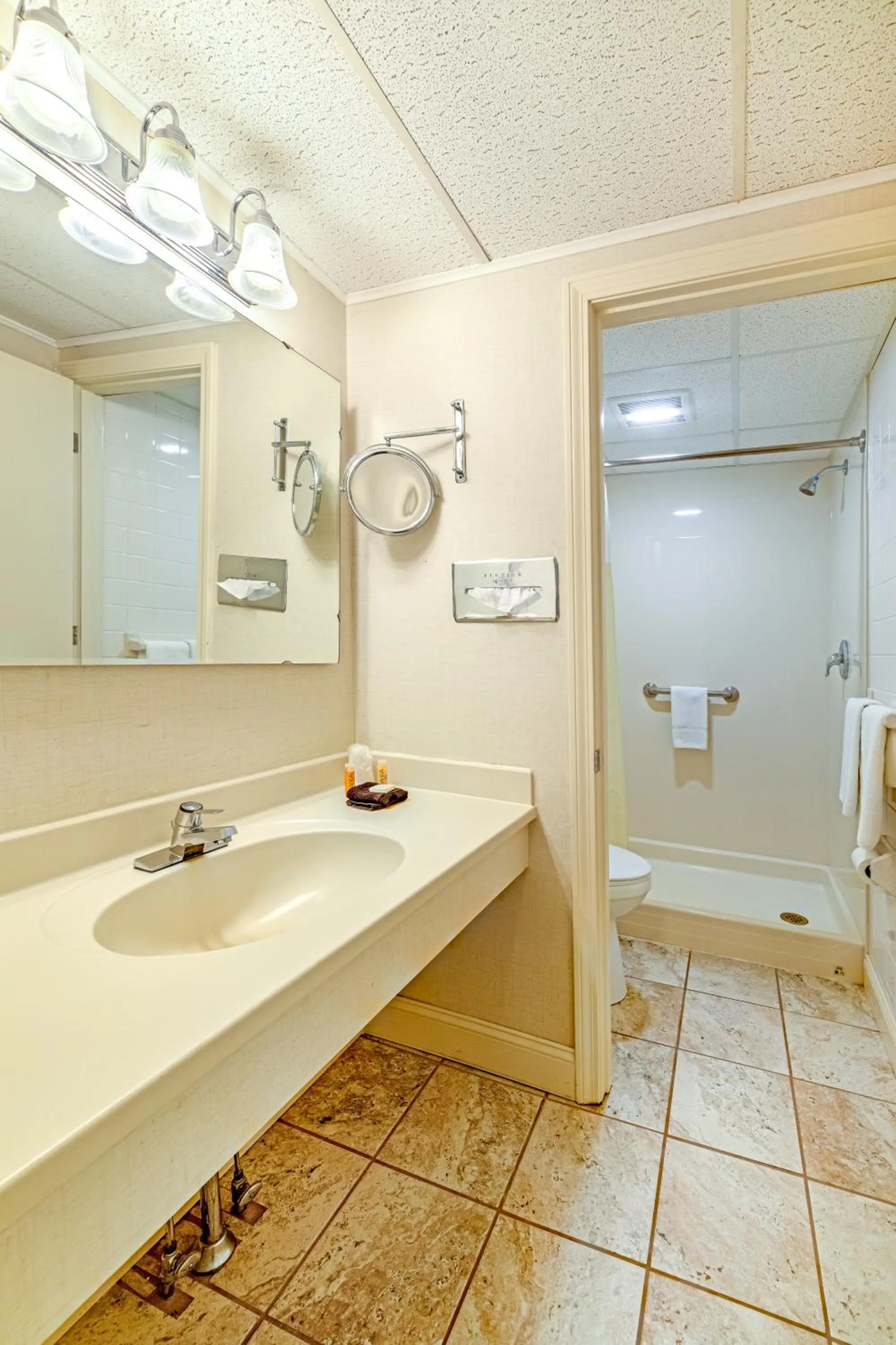 Town & Country Inn & Resort