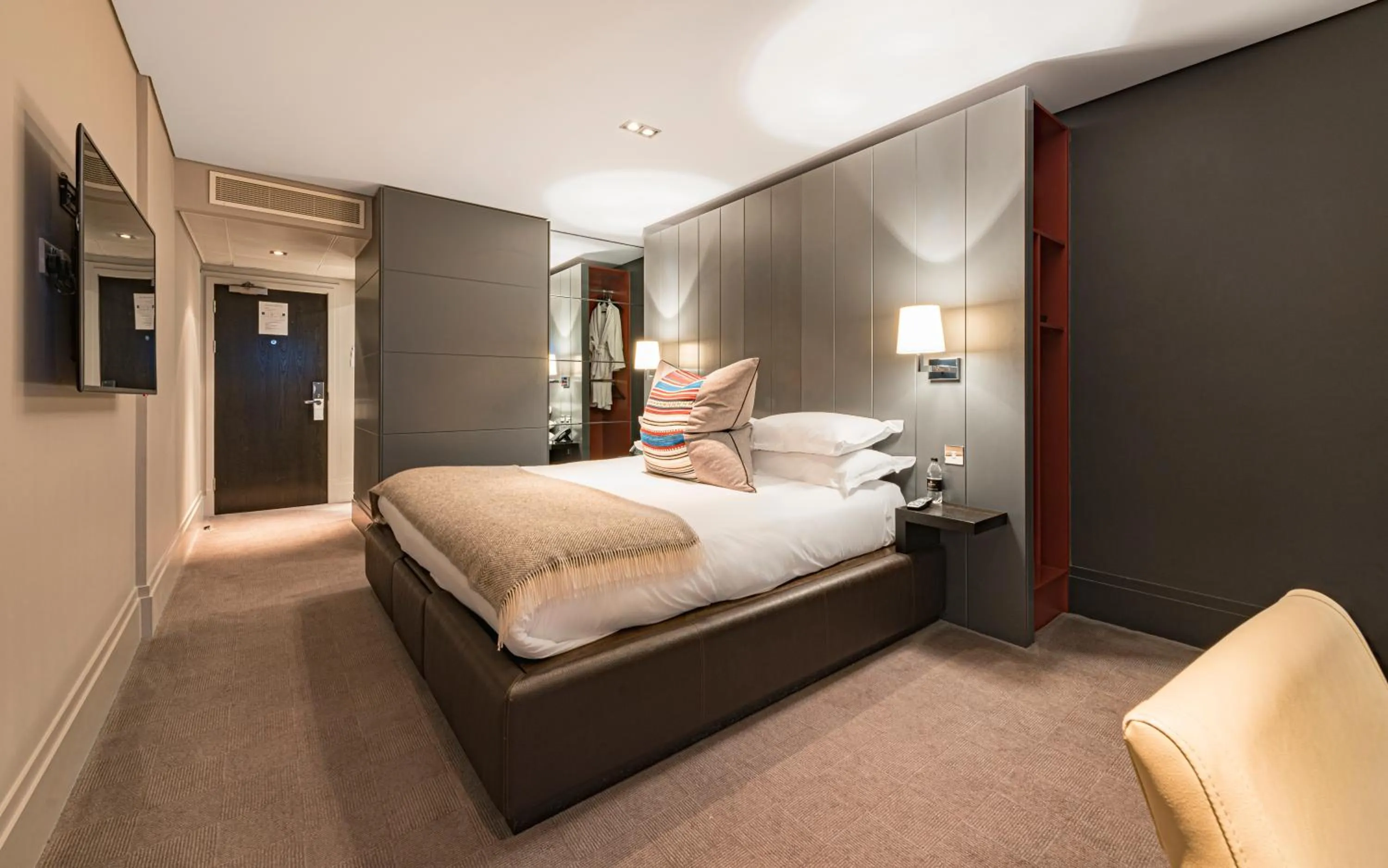 Bedroom, Bed in Dakota Eurocentral