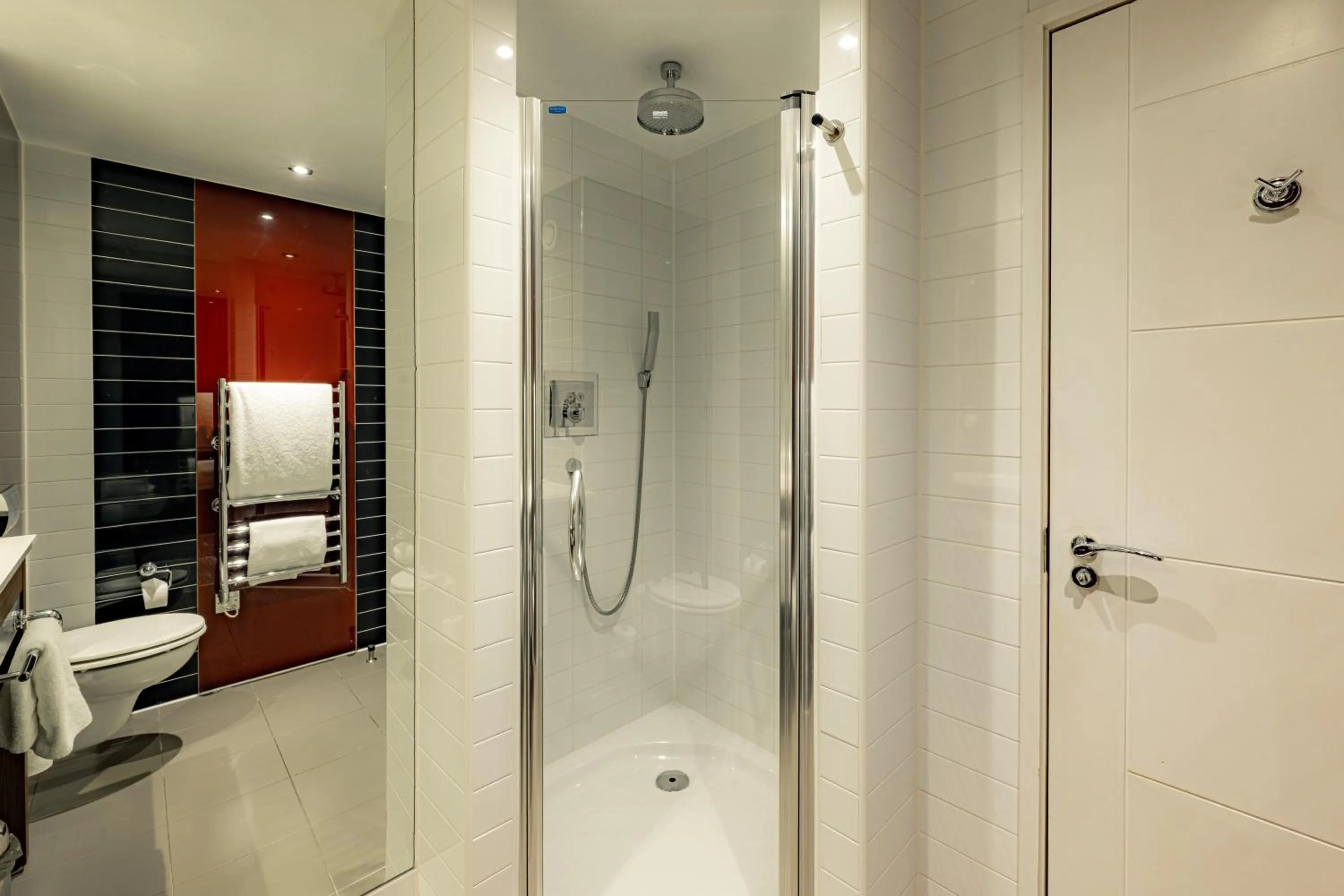 Shower in Dakota Eurocentral