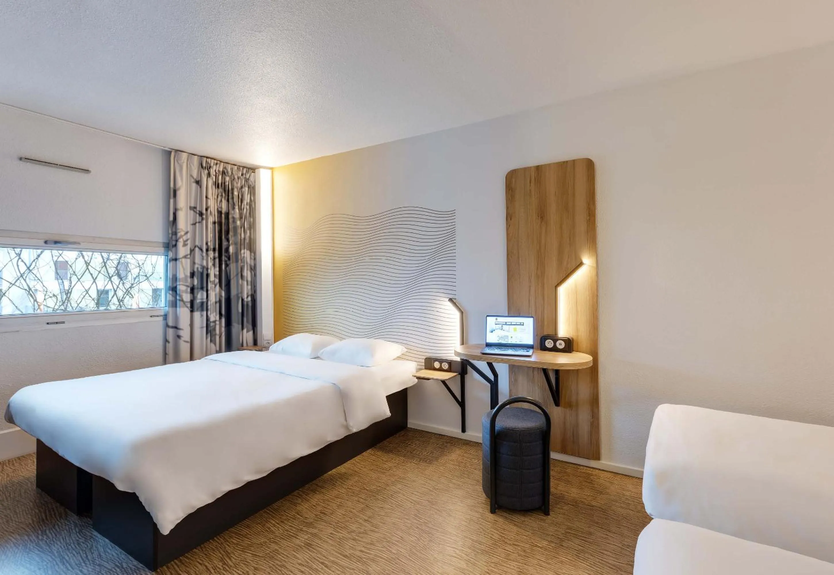 Bedroom, Bed in B&B HOTEL Lille Centre Grand Palais