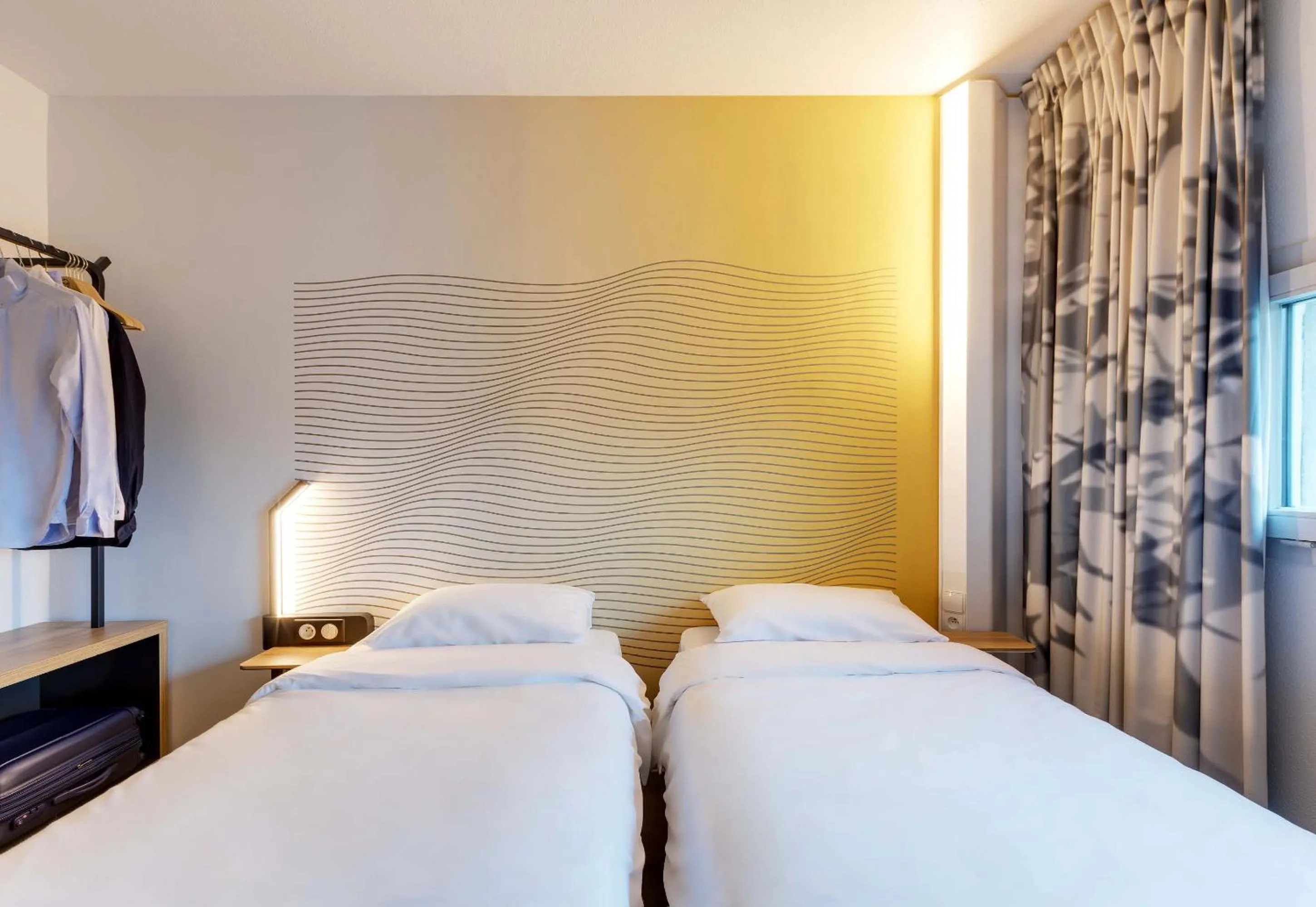 Bedroom, Bed in B&B HOTEL Lille Centre Grand Palais