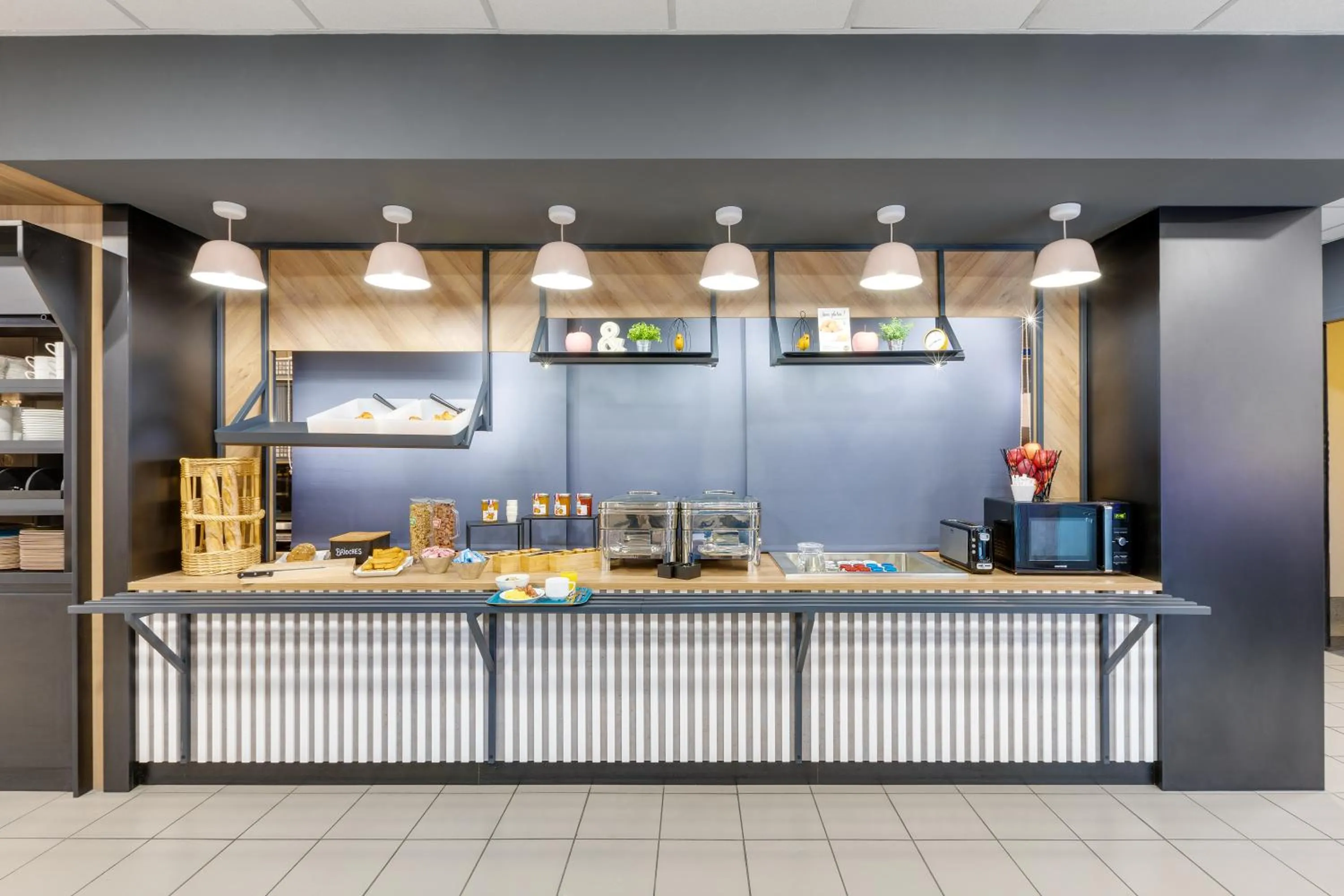 Buffet breakfast in B&B HOTEL Lille Centre Grand Palais