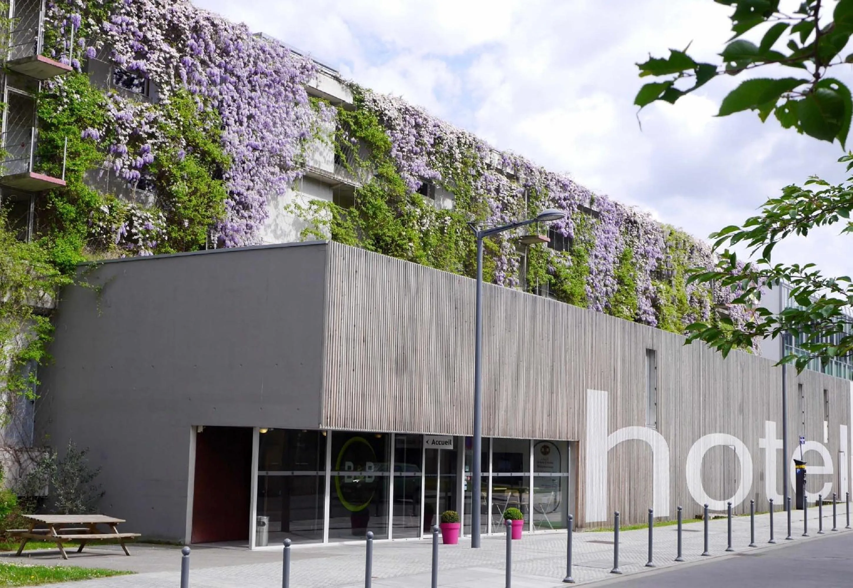 Property building in B&B HOTEL Lille Centre Grand Palais