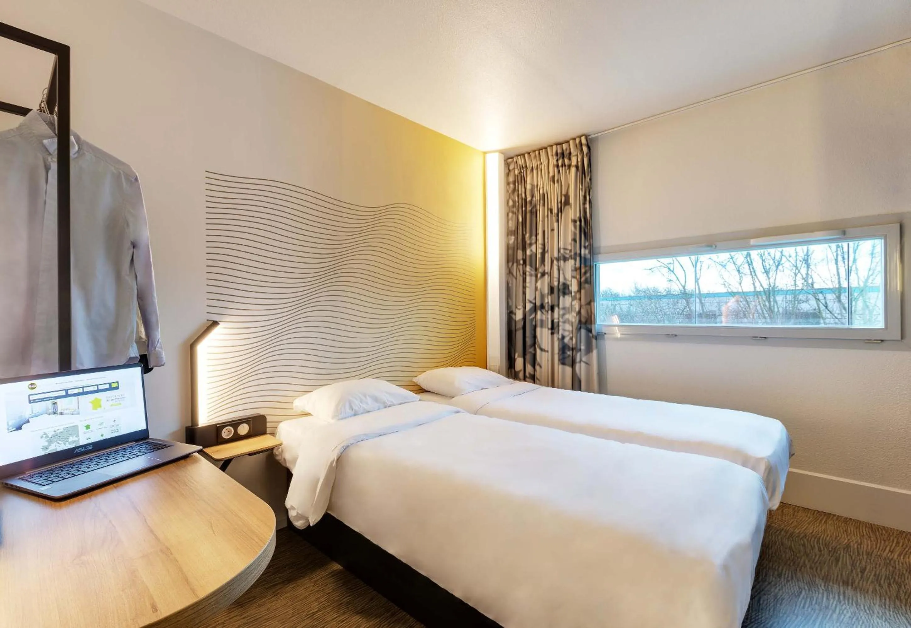 Bedroom, Bed in B&B HOTEL Lille Centre Grand Palais