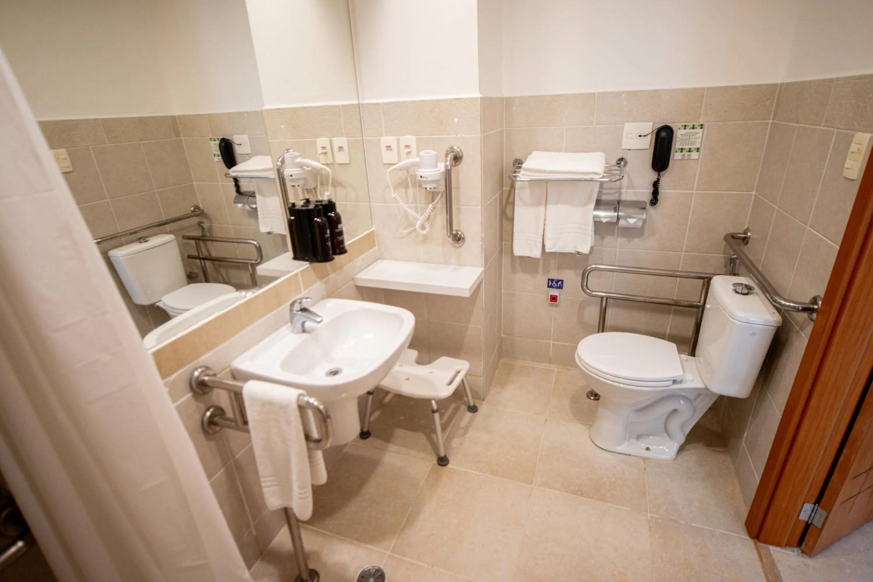 Photo of the whole room in Holiday Inn Manaus by IHG