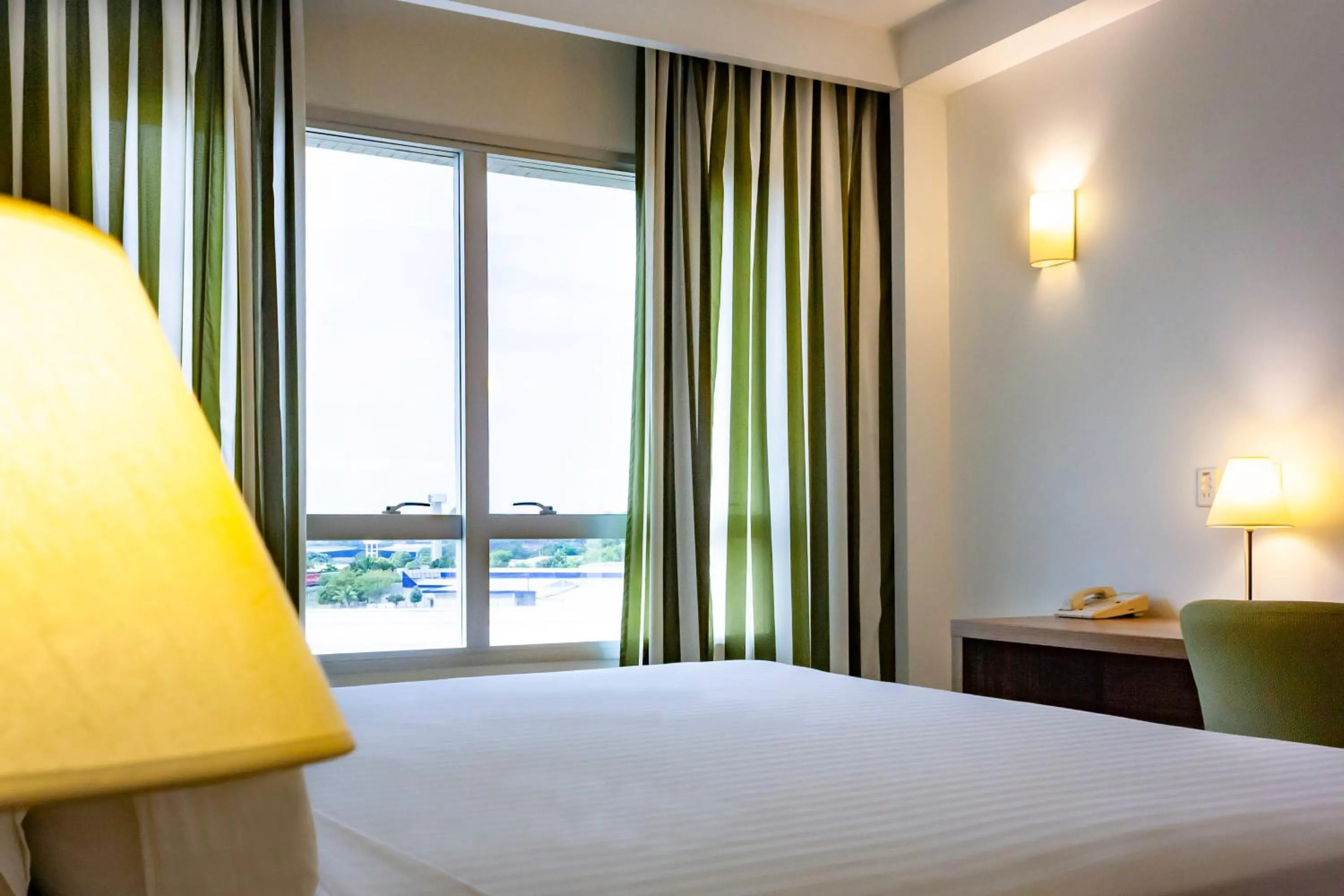 Photo of the whole room, Bed in Holiday Inn Manaus by IHG