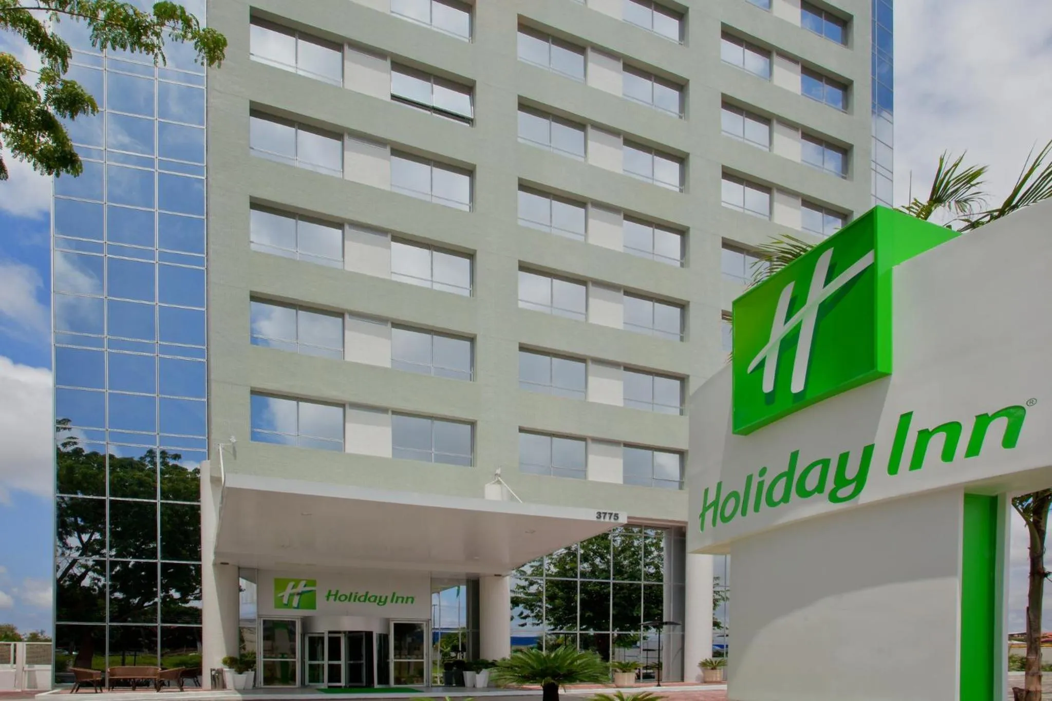 Property building in Holiday Inn Manaus by IHG