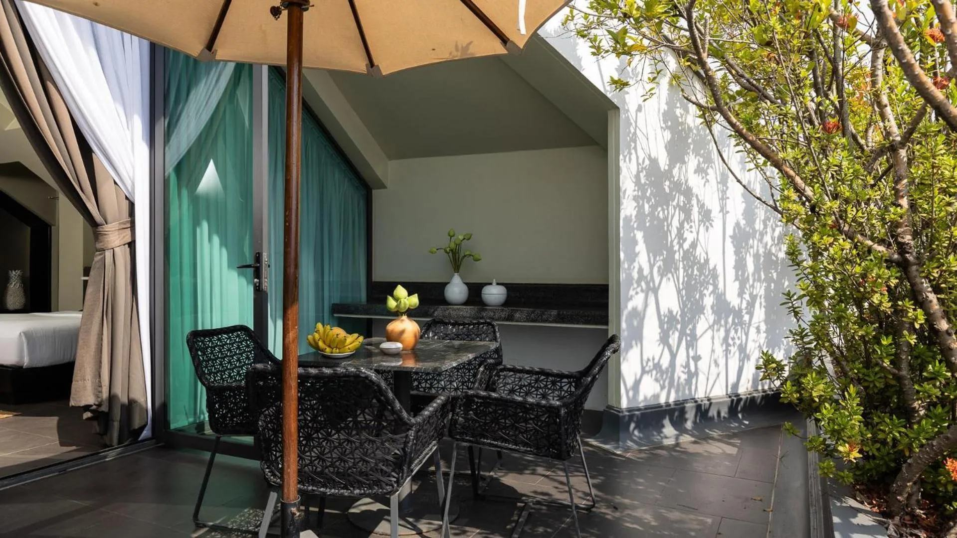 Balcony/Terrace in Anjali by Syphon