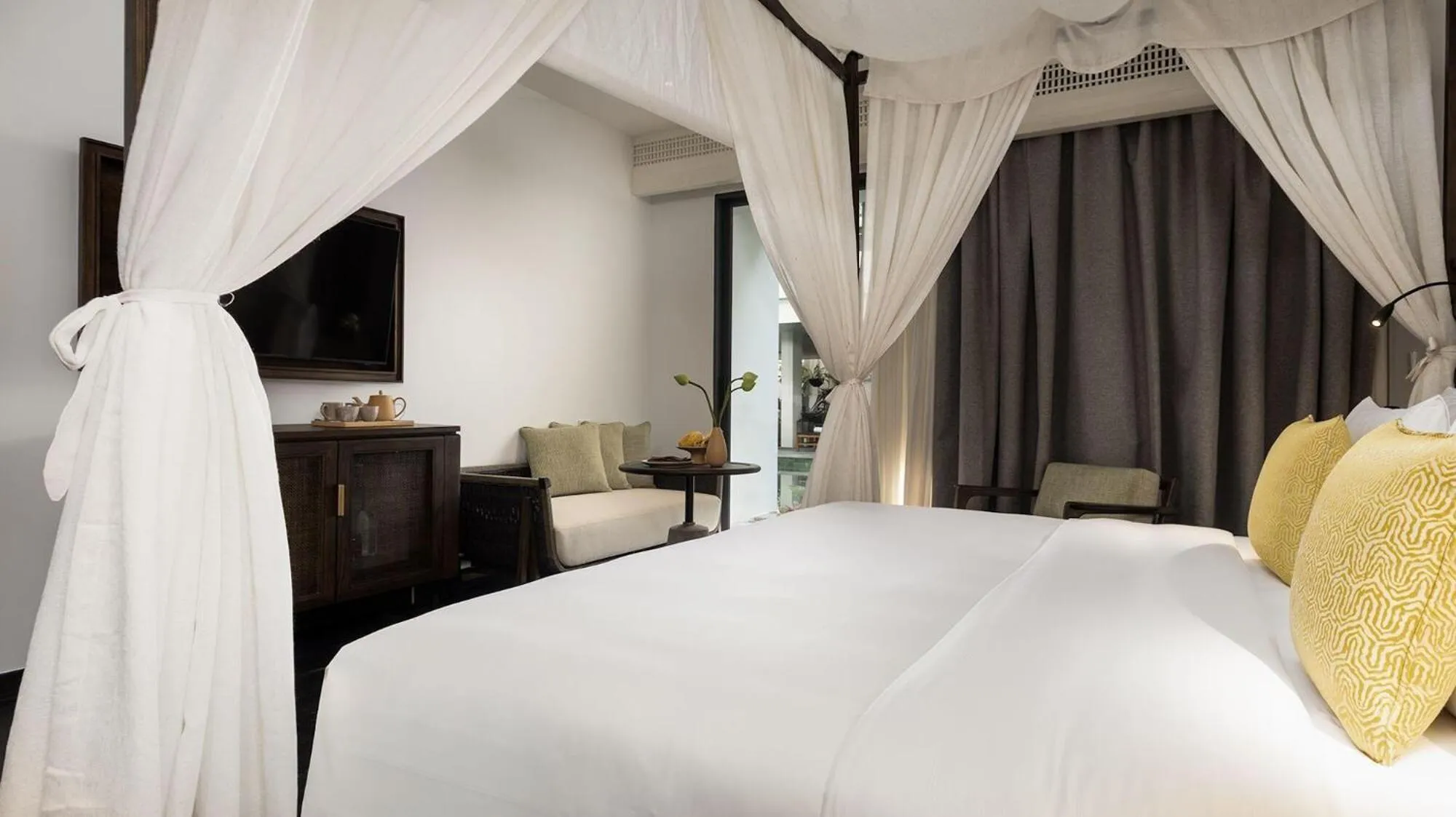 Photo of the whole room, Bed in Anjali by Syphon