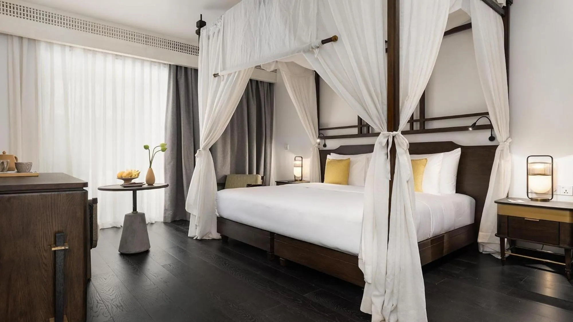 Photo of the whole room, Bed in Anjali by Syphon