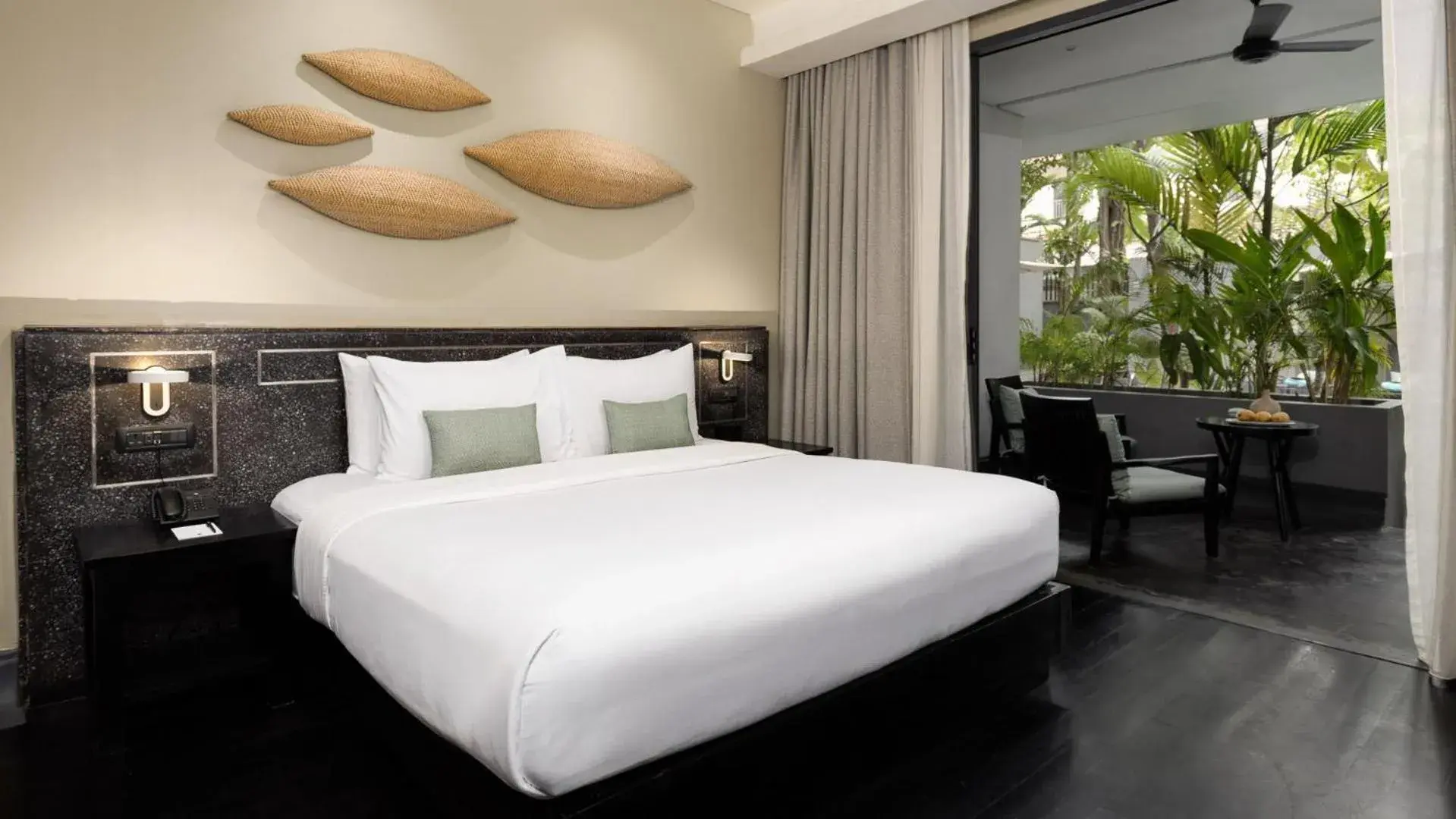 Deluxe Room With Pool Access in Anjali by Syphon Deluxe Room With Pool Access in Anjali by Syphon