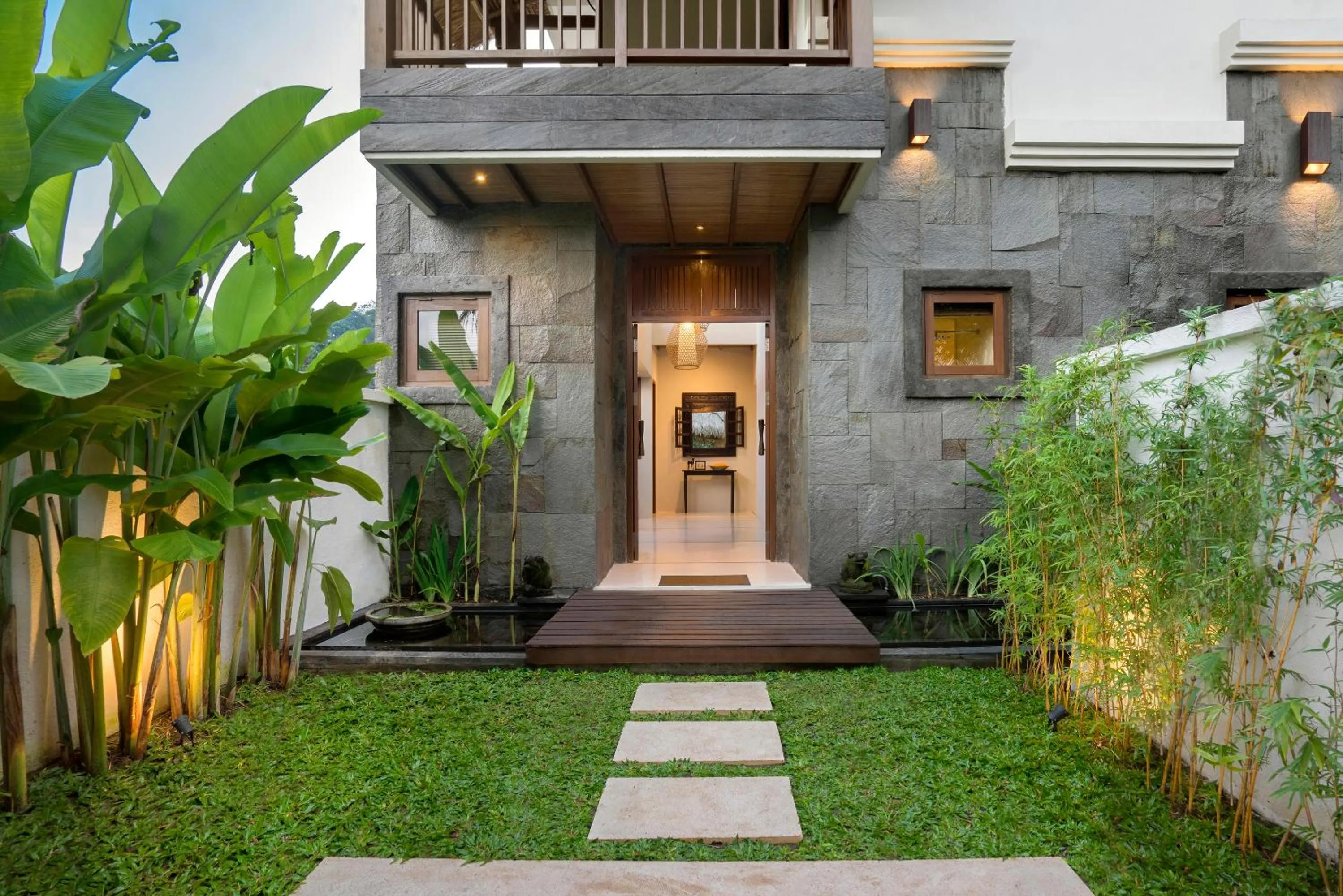 Facade/entrance in Rumah Suweta