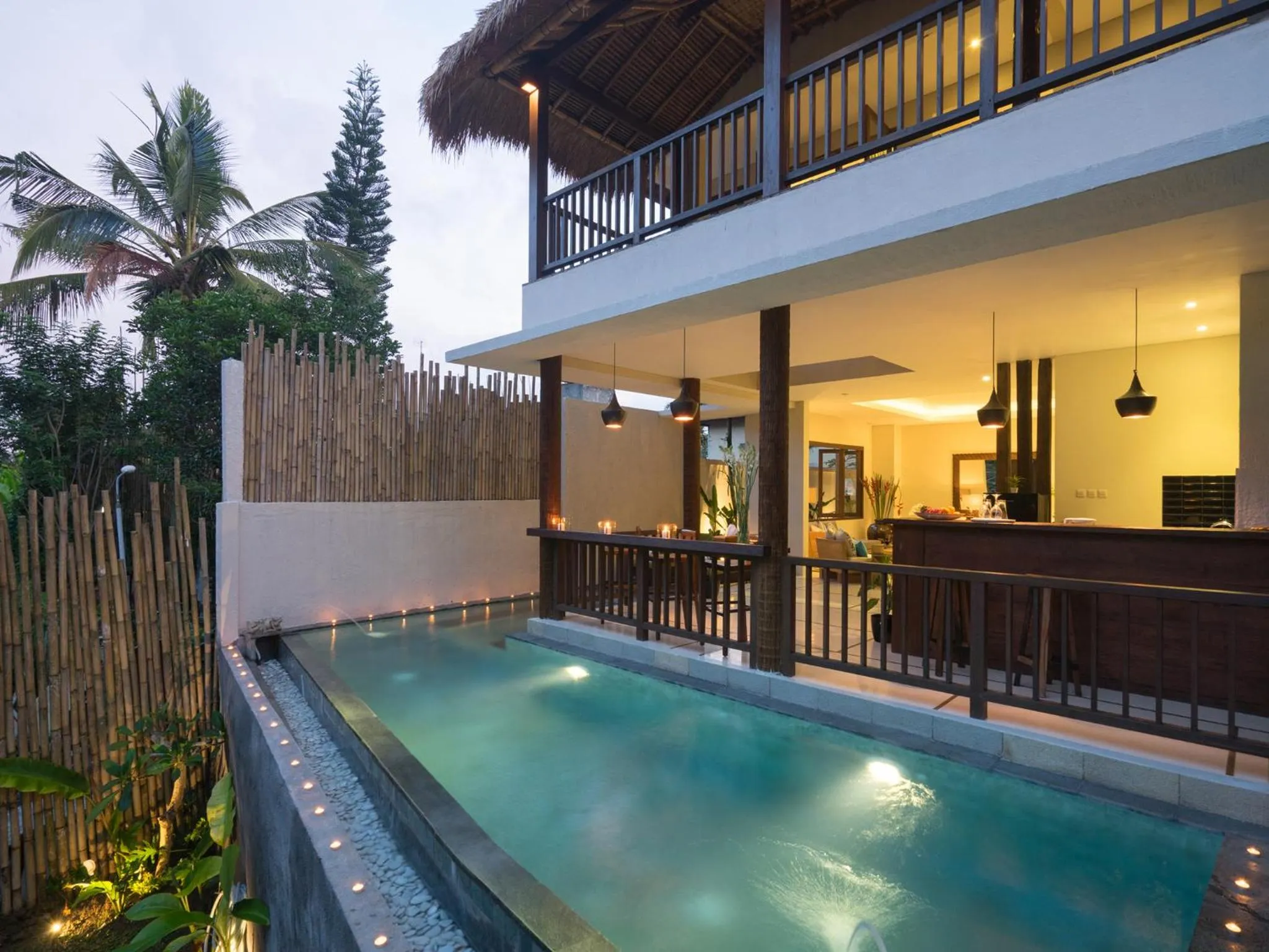 Swimming pool in Rumah Suweta