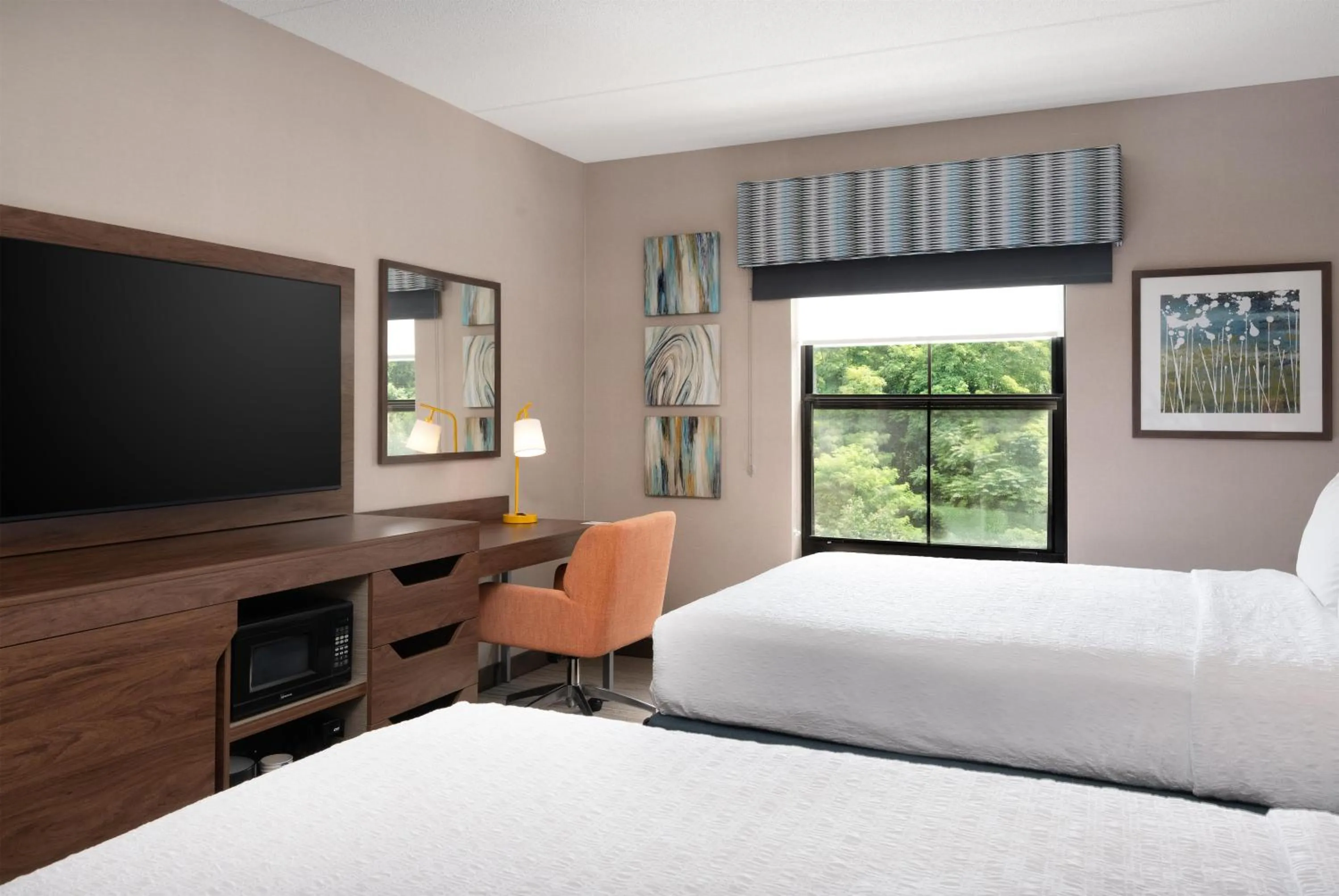 Bedroom, Bed in Hampton Inn & Suites Wilkes-Barre