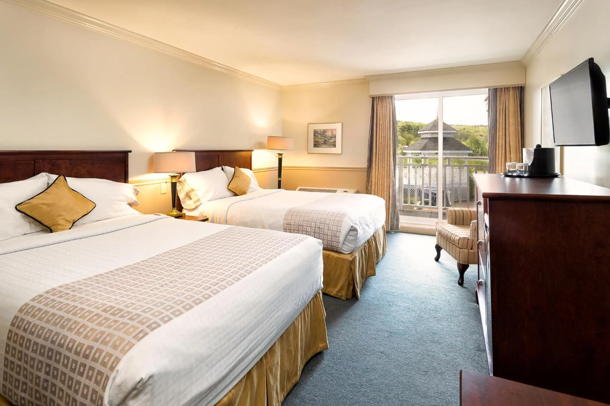 Bed in Inn on the Lake