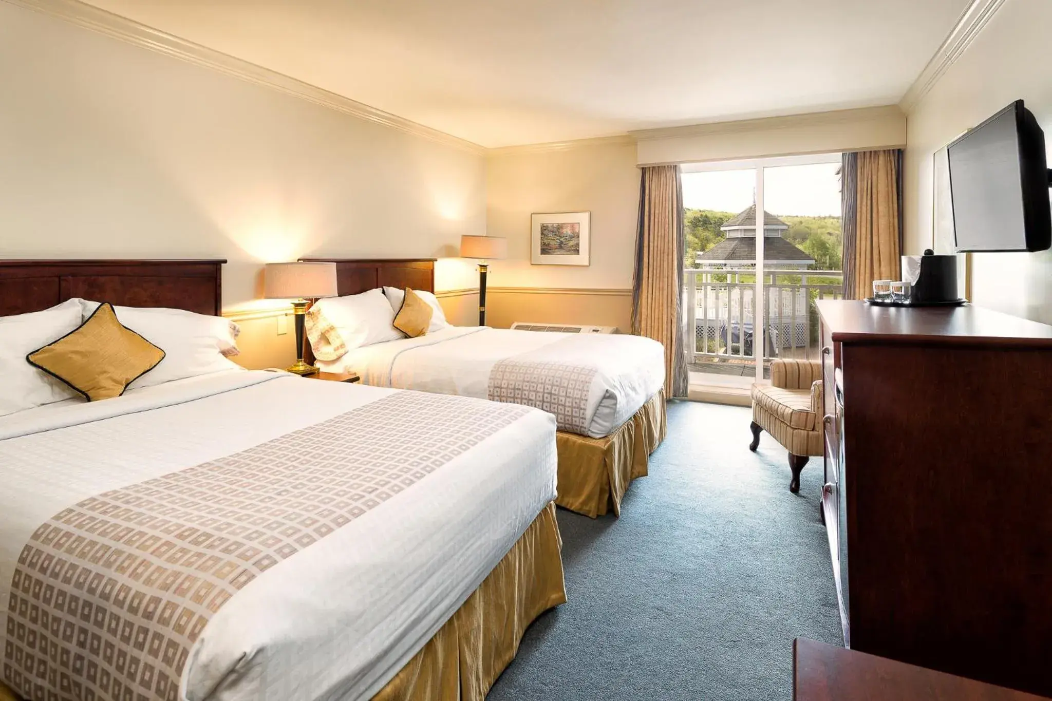 Standard Double Room in Inn on the Lake Standard Double Room in Inn on the Lake