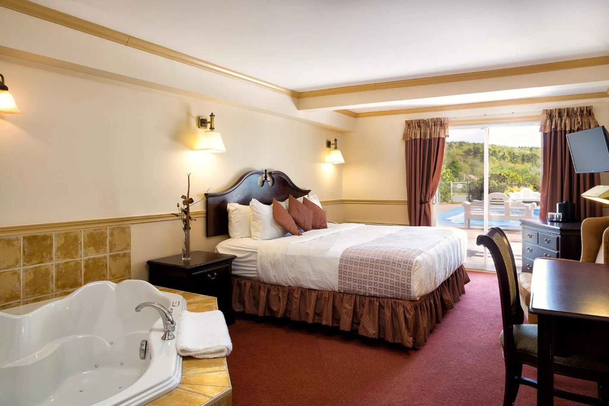 Photo of the whole room, Bed in Inn on the Lake