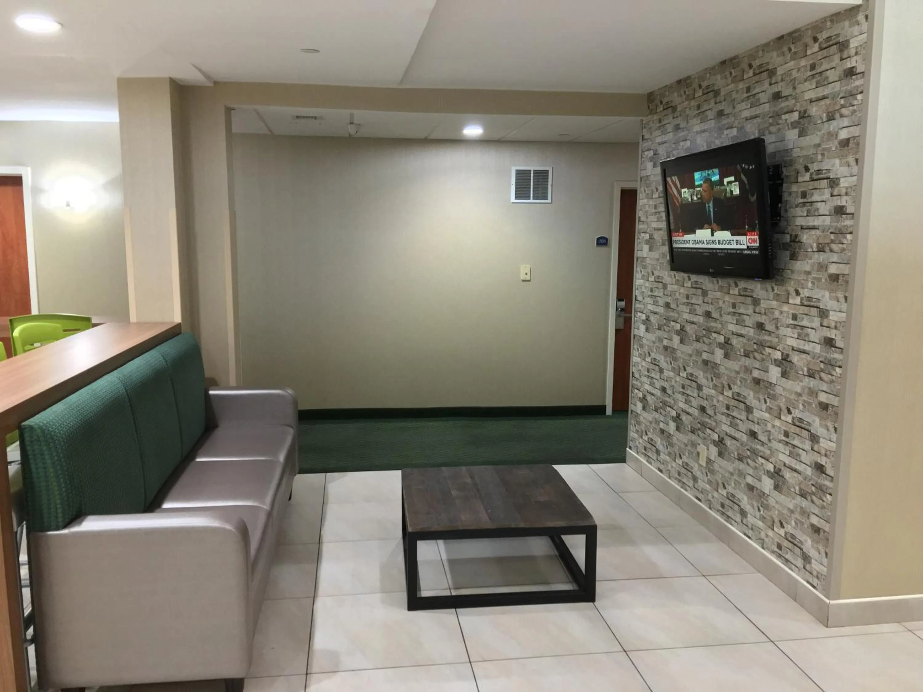 Lobby or reception in Corona Hotel New York - LaGuardia Airport