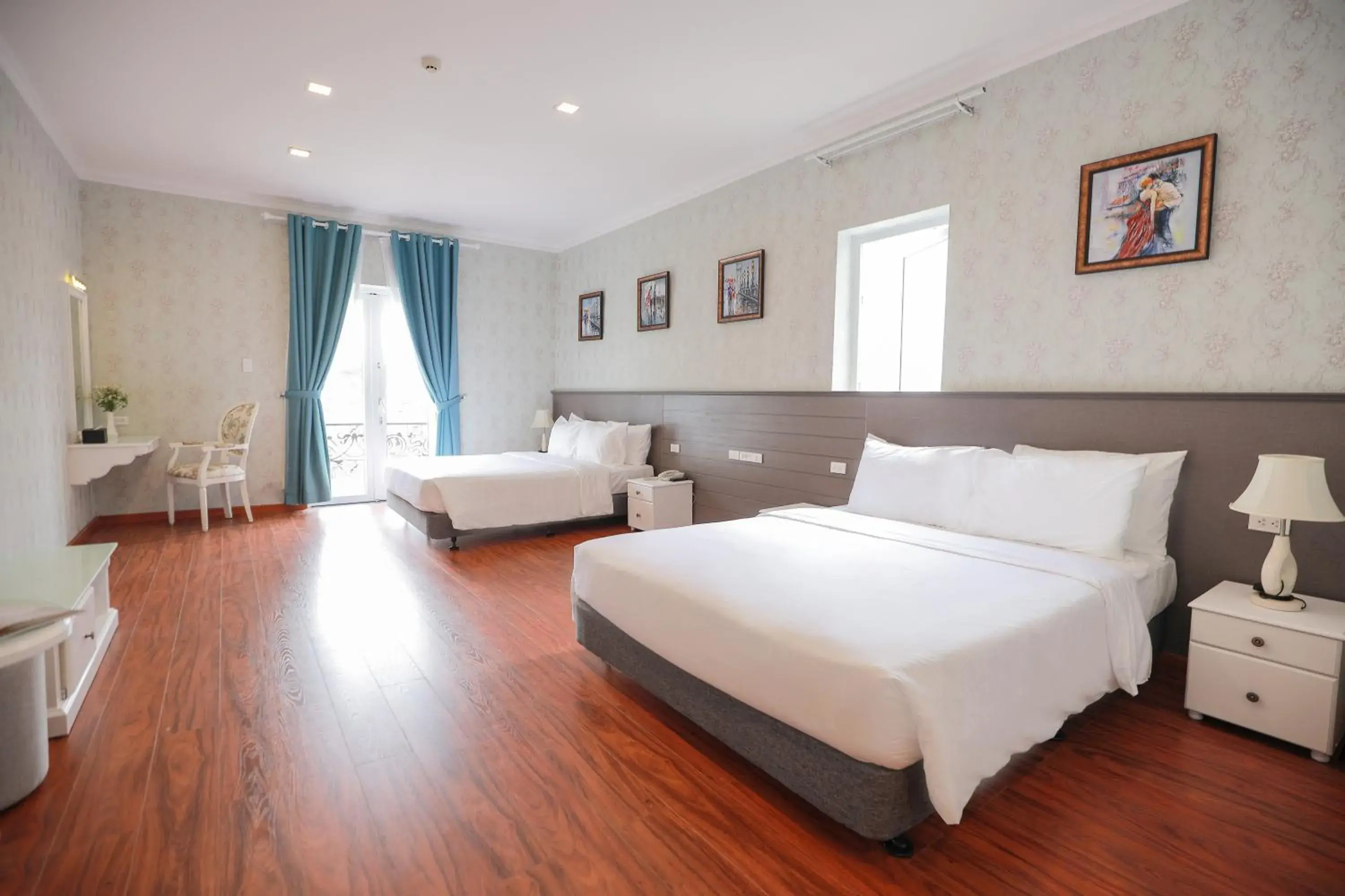 Deluxe Twin Room in Hotel Du Lys Deluxe Twin Room in Hotel Du Lys