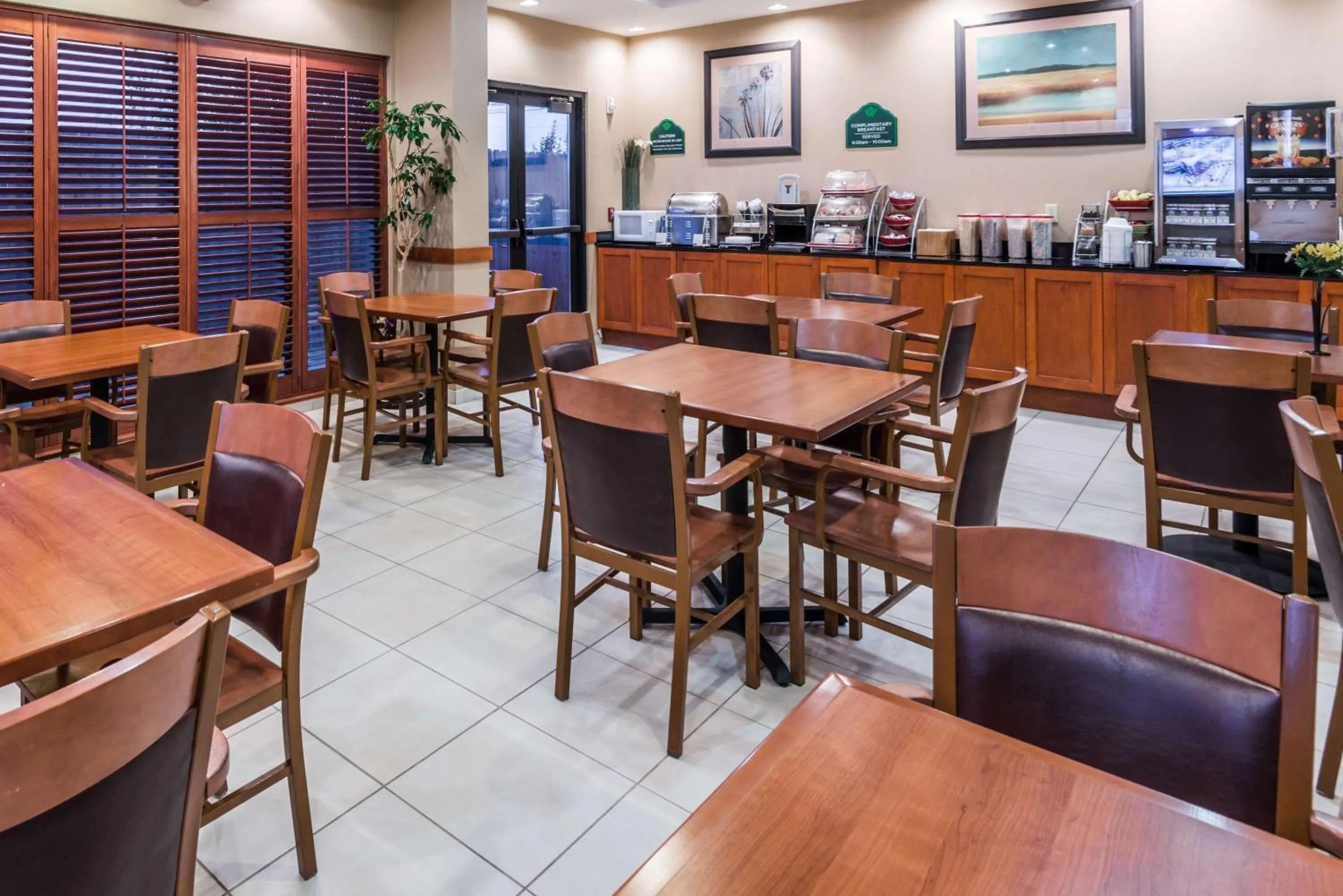 Restaurant/places to eat in Wingate by Wyndham New Braunfels
