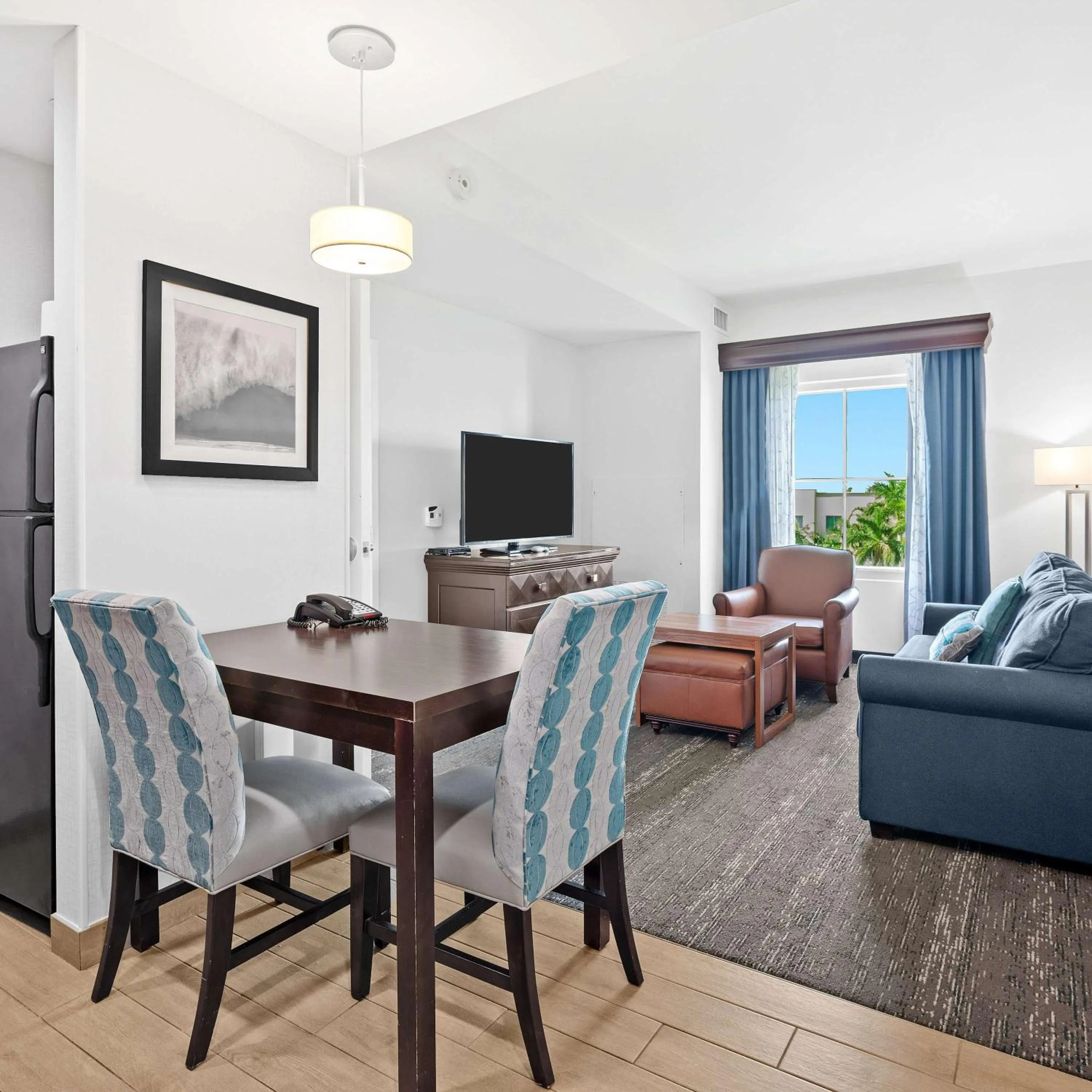 Living room in Homewood Suites by Hilton Fort Lauderdale Airport-Cruise Port